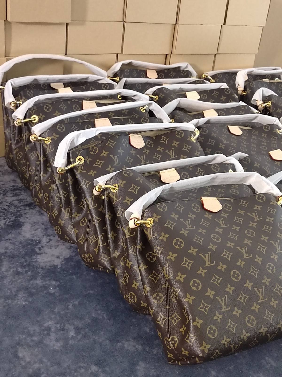 Ellebag’s 1:1 Replica of Louis Vuitton M43701 Graceful Small Handbag – The Ultimate Monogram Classic（2024 Nov updated）-Best Quality Replica designer Bag factory in China