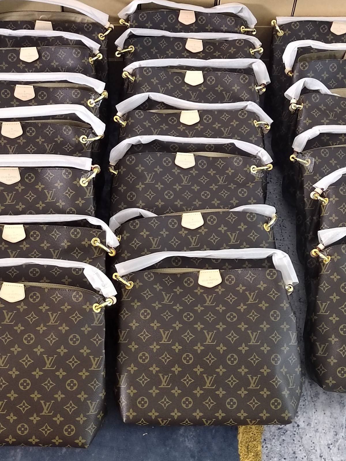 Ellebag’s 1:1 Replica of Louis Vuitton M43701 Graceful Small Handbag – The Ultimate Monogram Classic（2024 Nov updated）-Molemo ka ho Fetisisa Lebenkele la Lebenkele la Marang-rang la Fake Louis Vuitton, Replica designer bag ru