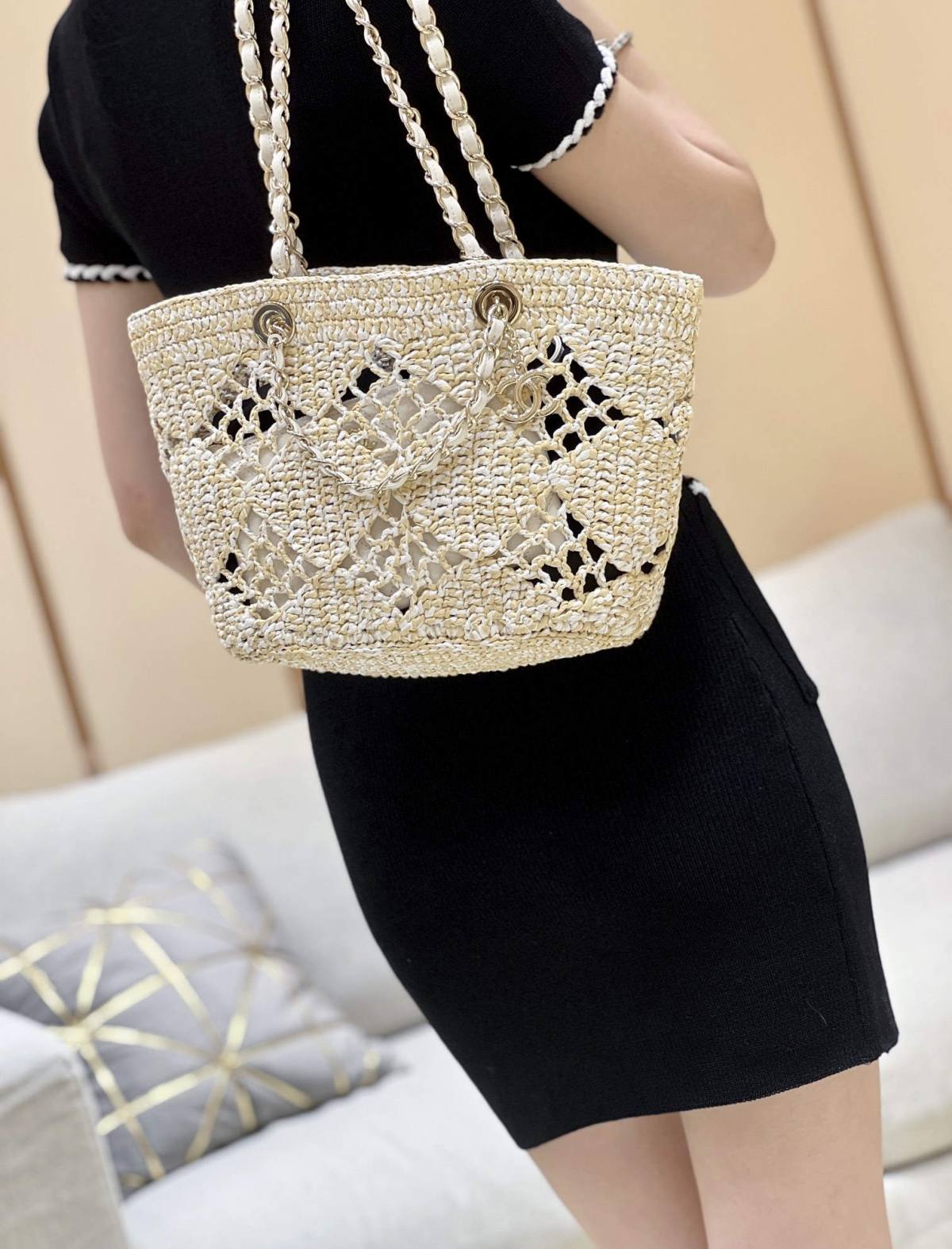 A Statement of Artisanal Elegance: Ellebag super fake Chanel Small Tote Raffia 2024-Best Quality Fake Louis Vuitton Bag Online Store, Replica designer bag ru