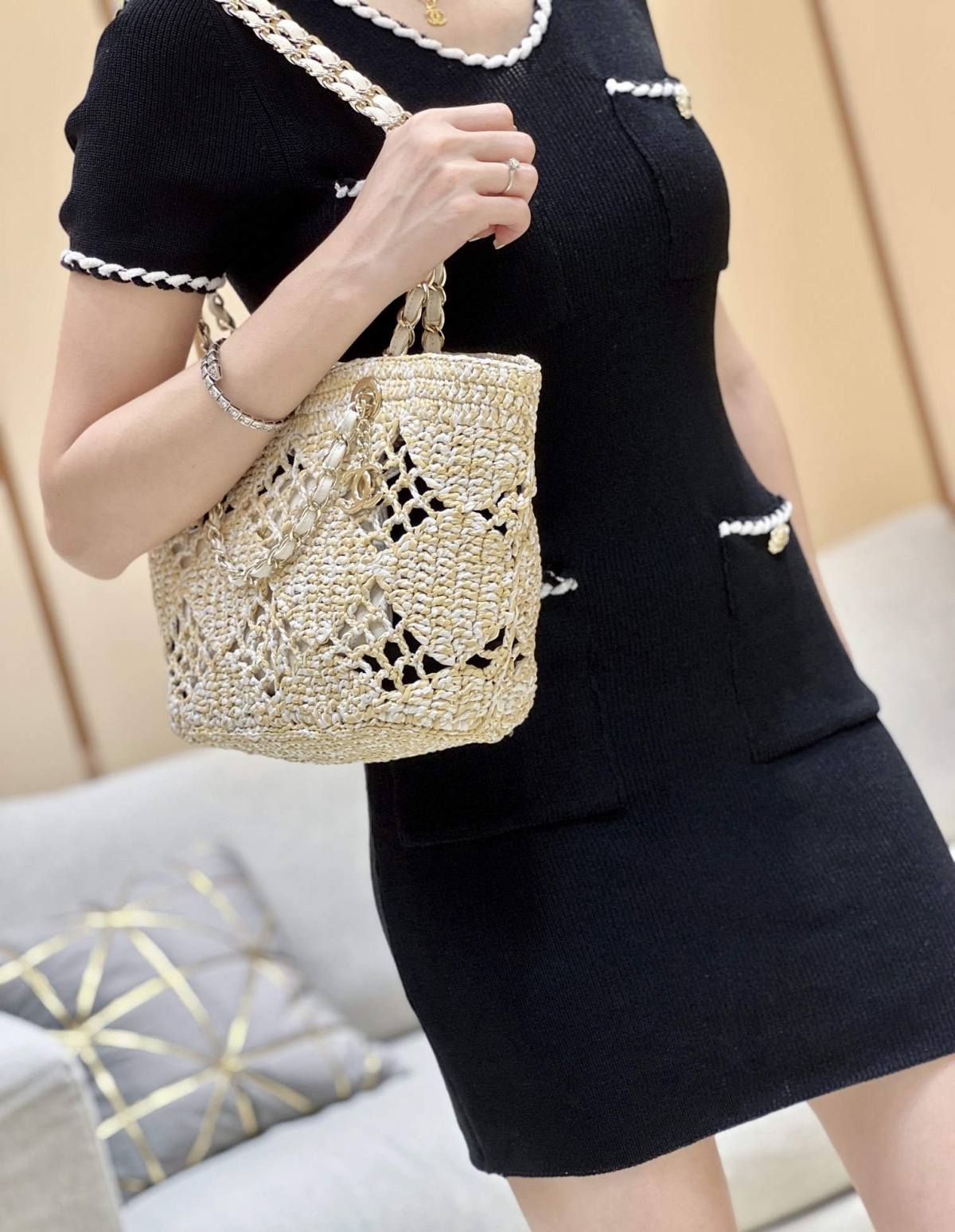 A Statement of Artisanal Elegance: Ellebag super fake Chanel Small Tote Raffia 2024-Best Quality Fake Louis Vuitton Bag Online Store, Replica designer bag ru