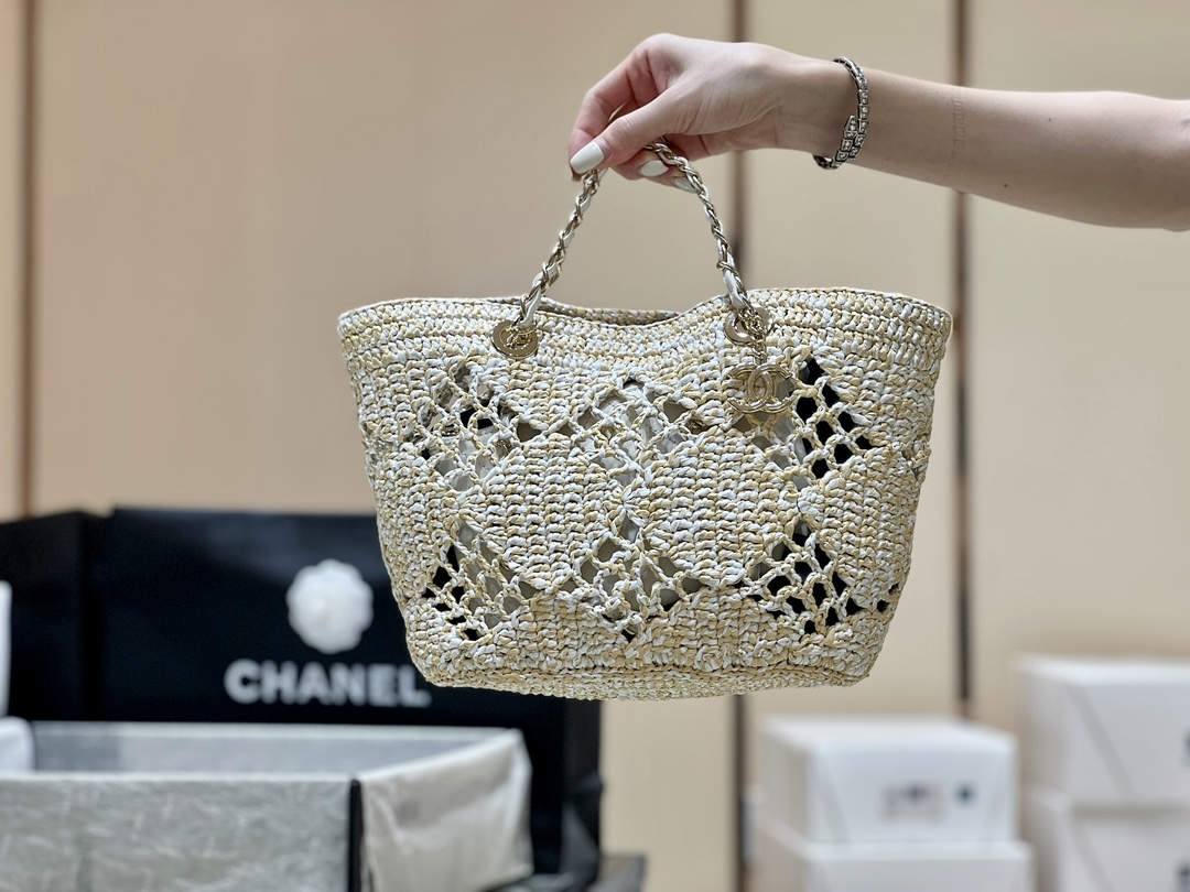 A Statement of Artisanal Elegance: Ellebag super fake Chanel Small Tote Raffia 2024-Magazin online de geanți Louis Vuitton fals de cea mai bună calitate, geantă de designer replica ru