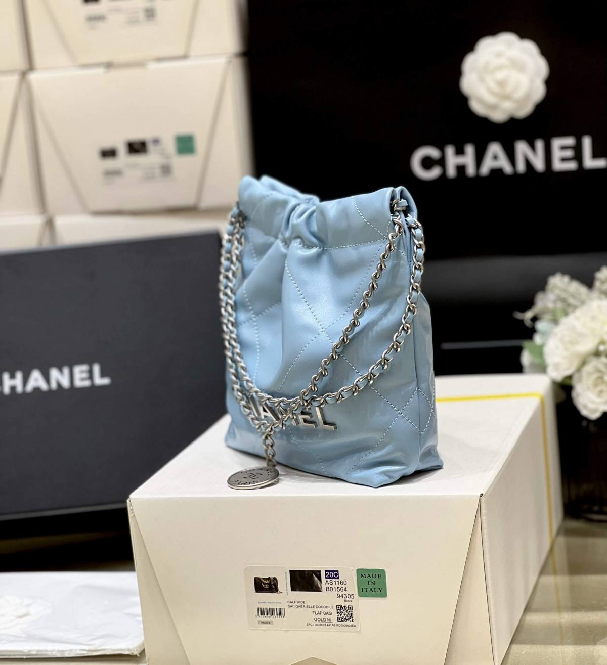 A Symphony in Blue: Ellebag super fake CHANEL 22 Mini Bag in Sky Blue (2024 Nov Updated)-Legjobb minőségű hamis Louis Vuitton táska online áruház, replika designer táska ru