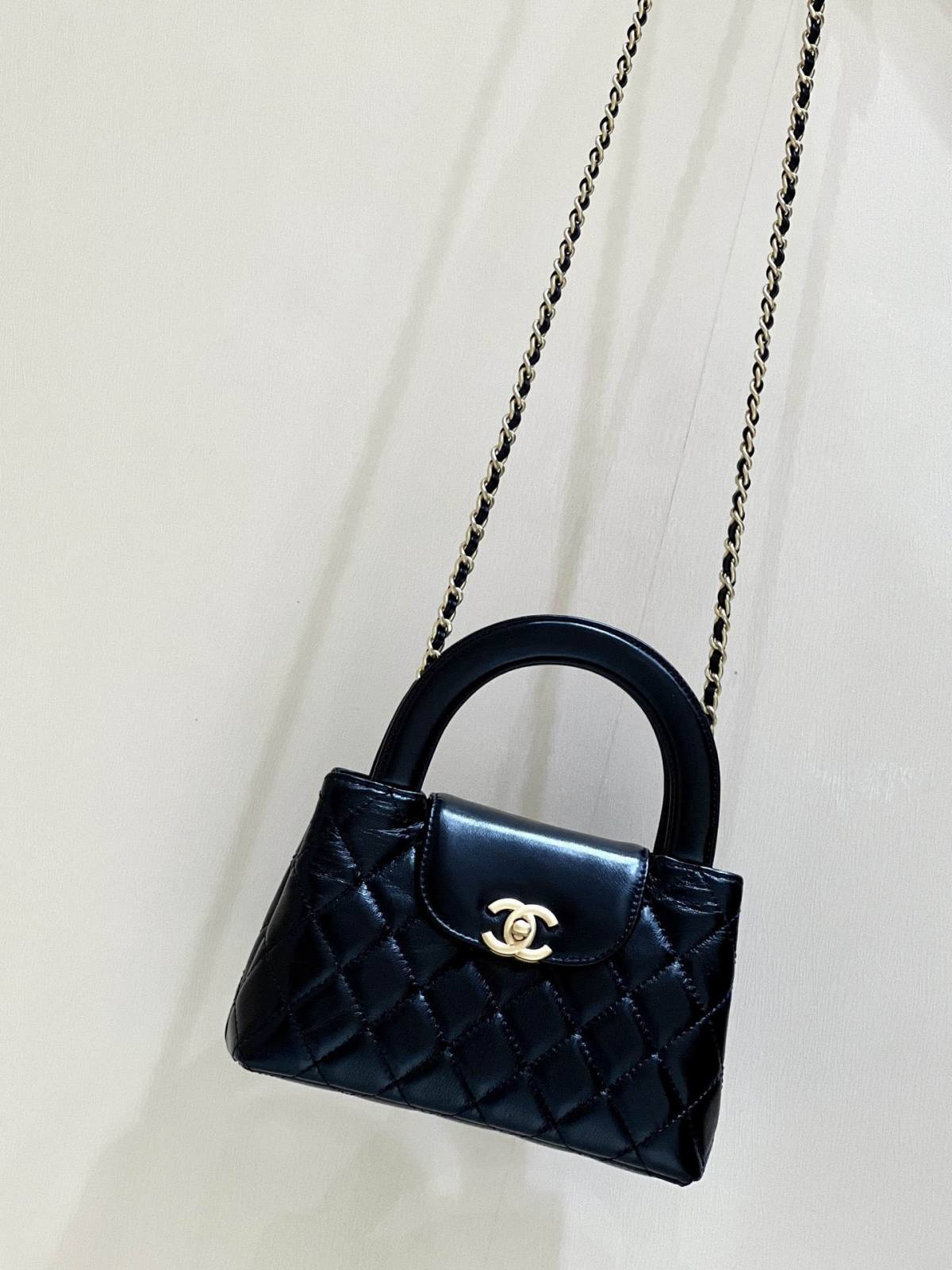 Chanel Mini Kelly-Style Shopping Bag: Ellebag’s Perfect Replica with Black Lambskin and Gold Hardware (2024 Nov Updated)-Magazin online de geanți Louis Vuitton fals de cea mai bună calitate, geantă de designer replica ru