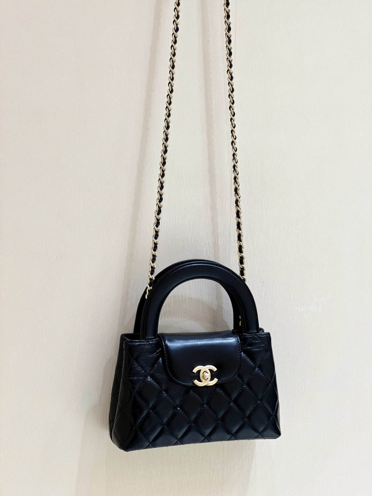 Chanel Mini Kelly-Style Shopping Bag: Ellebag’s Perfect Replica with Black Lambskin and Gold Hardware (2024 Nov Updated)-Best Quality Fake Louis Vuitton Bag Online Store, Replica designer bag ru