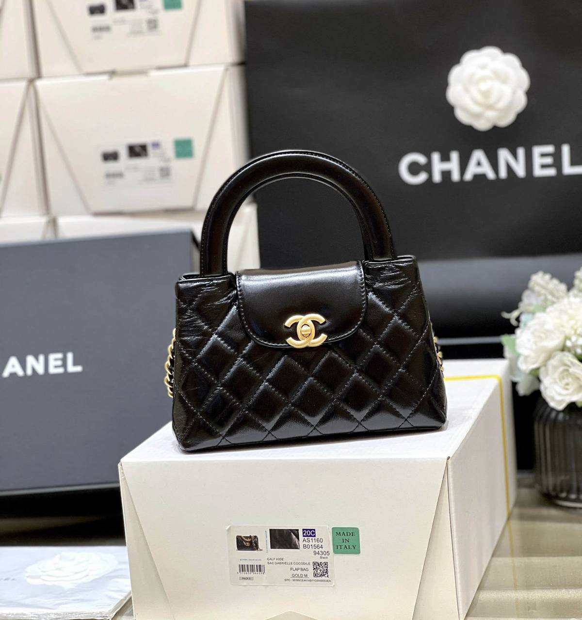 Chanel Mini Kelly-Style Shopping Bag: Ellebag’s Perfect Replica with Black Lambskin and Gold Hardware (2024 Nov Updated)-最好的質量假路易威登包網上商店，複製設計師包 ru