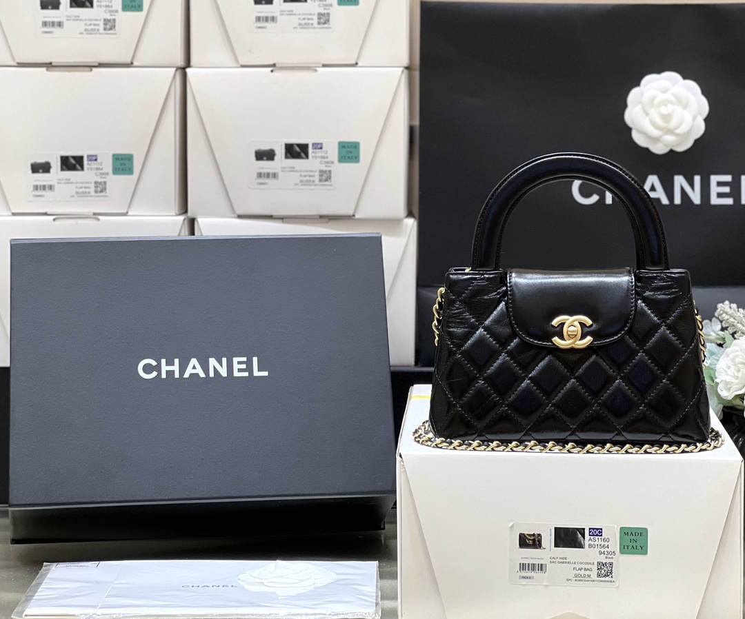 Chanel Mini Kelly-Style Shopping Bag: Ellebag’s Perfect Replica with Black Lambskin and Gold Hardware (2024 Nov Updated)-Best Quality Replica designer Bag factory in China