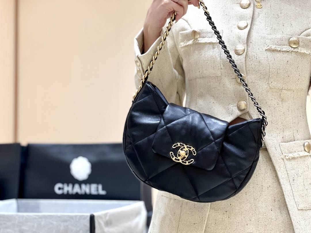 Discovering the Craftsmanship of Ellebag’s Premium Replica: The 19 Hobo Bag in Black Lambskin with Gold Hardware(2024 Nov Updated)-Tulaga sili ona lelei Fake Louis Vuitton Bag Faleoloa i luga ole laiga, Replica designer bag ru