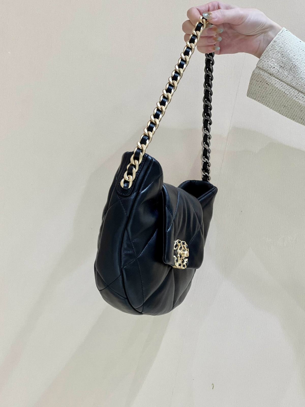 Discovering the Craftsmanship of Ellebag’s Premium Replica: The 19 Hobo Bag in Black Lambskin with Gold Hardware(2024 Nov Updated)-Tulaga sili ona lelei Fake Louis Vuitton Bag Faleoloa i luga ole laiga, Replica designer bag ru