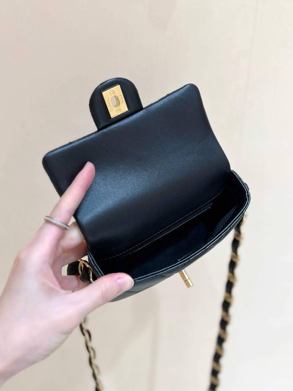 Elegance in Craftsmanship: Ellebag super replica Chanel AS5175 Flap Bag(2024 Nov Updated)-Negozio in linea della borsa falsa di Louis Vuitton di migliore qualità, borsa del progettista della replica ru