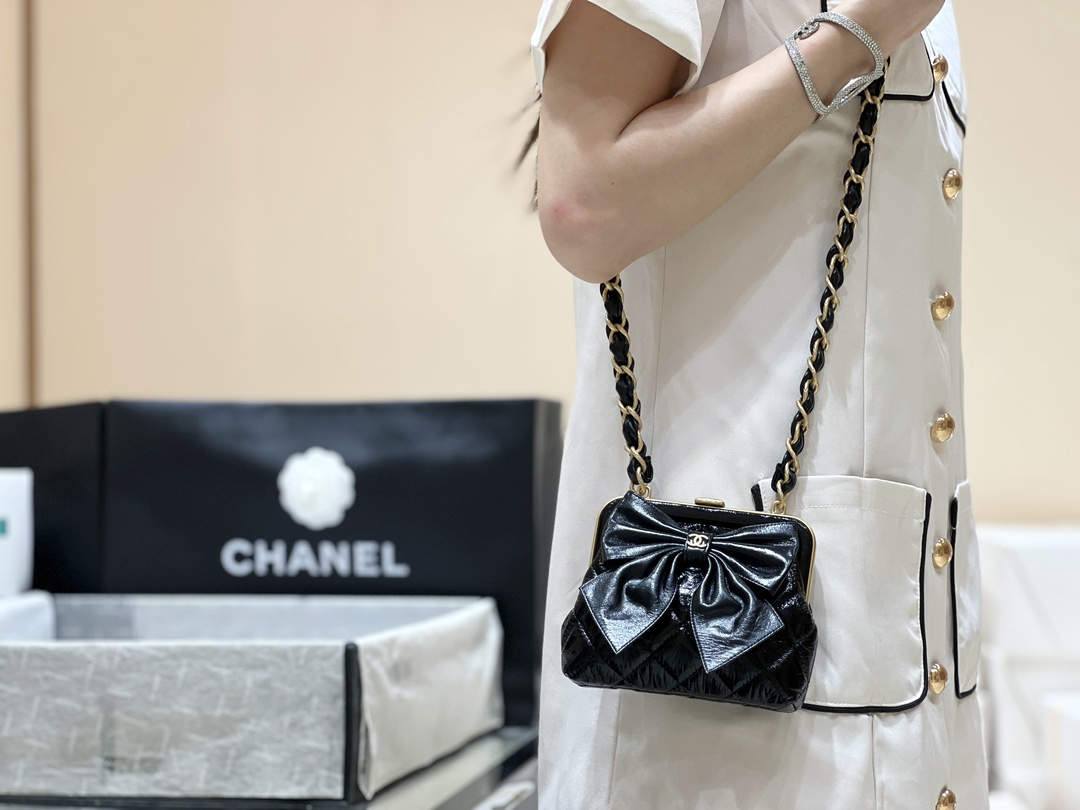 Ellebag best quality real leather replica Chanel Clutch With Chain (AP4028) – Craftsmanship and Features(2024 Nov Updated)-Best Quality Replica designer Bag factory in China