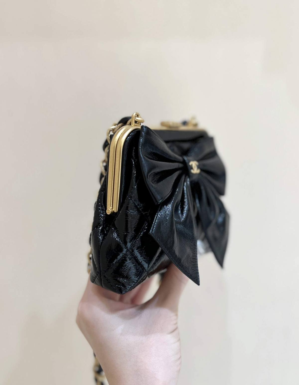 Ellebag best quality real leather replica Chanel Clutch With Chain (AP4028) – Craftsmanship and Features(2024 Nov Updated)-Интернет-магазин поддельной сумки Louis Vuitton лучшего качества, копия дизайнерской сумки ru