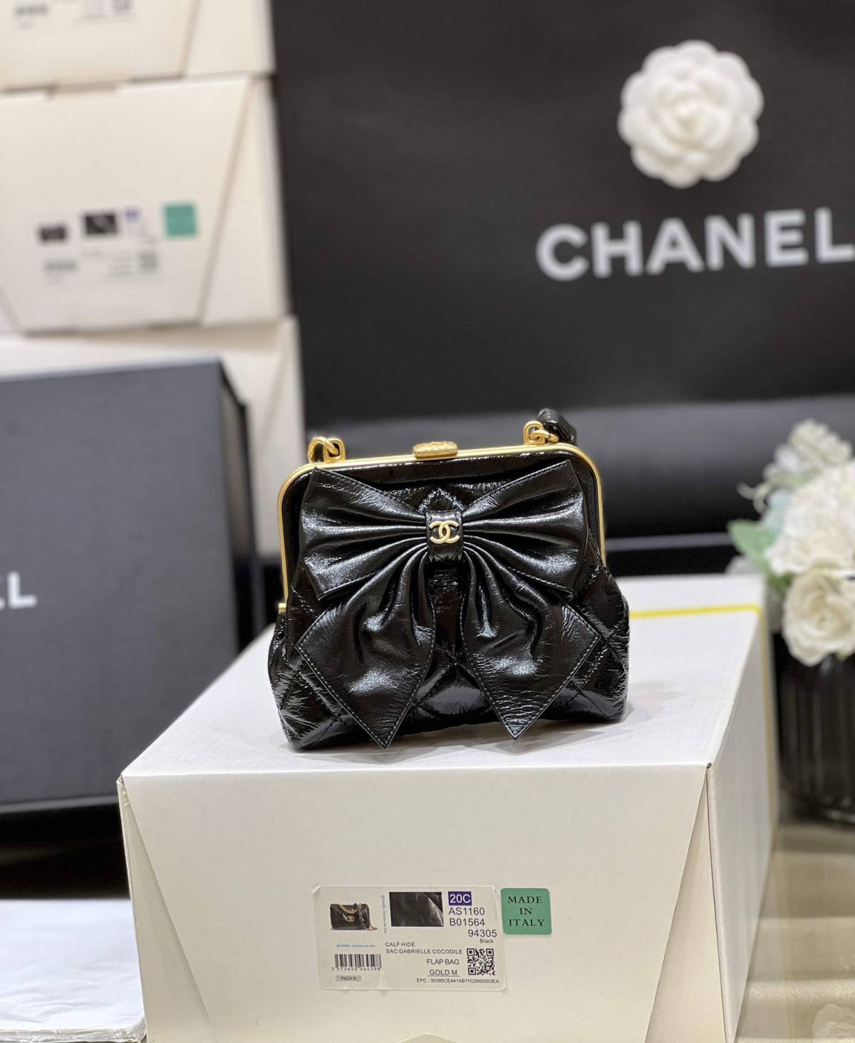 Ellebag best quality real leather replica Chanel Clutch With Chain (AP4028) – Craftsmanship and Features(2024 Nov Updated)-Negozio in linea della borsa falsa di Louis Vuitton di migliore qualità, borsa del progettista della replica ru