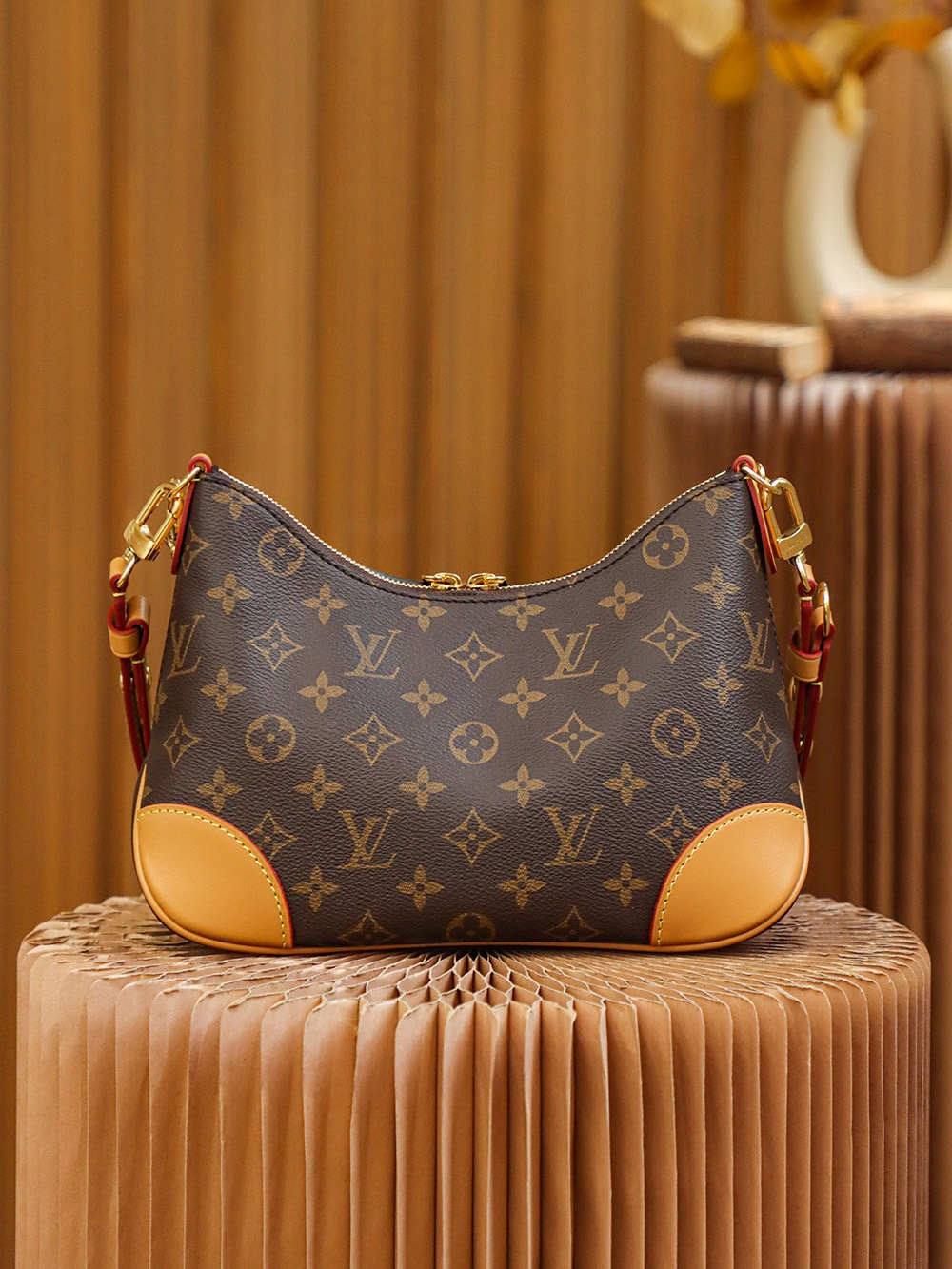 “Ellebag’s 1:1 Replica of Louis Vuitton Boulogne M45832: A Perfect Blend of Retro and Modern Elegance”(2024 Nov Updated)-Najlepsza jakość fałszywych torebek Louis Vuitton Sklep internetowy, projektant repliki torebki ru