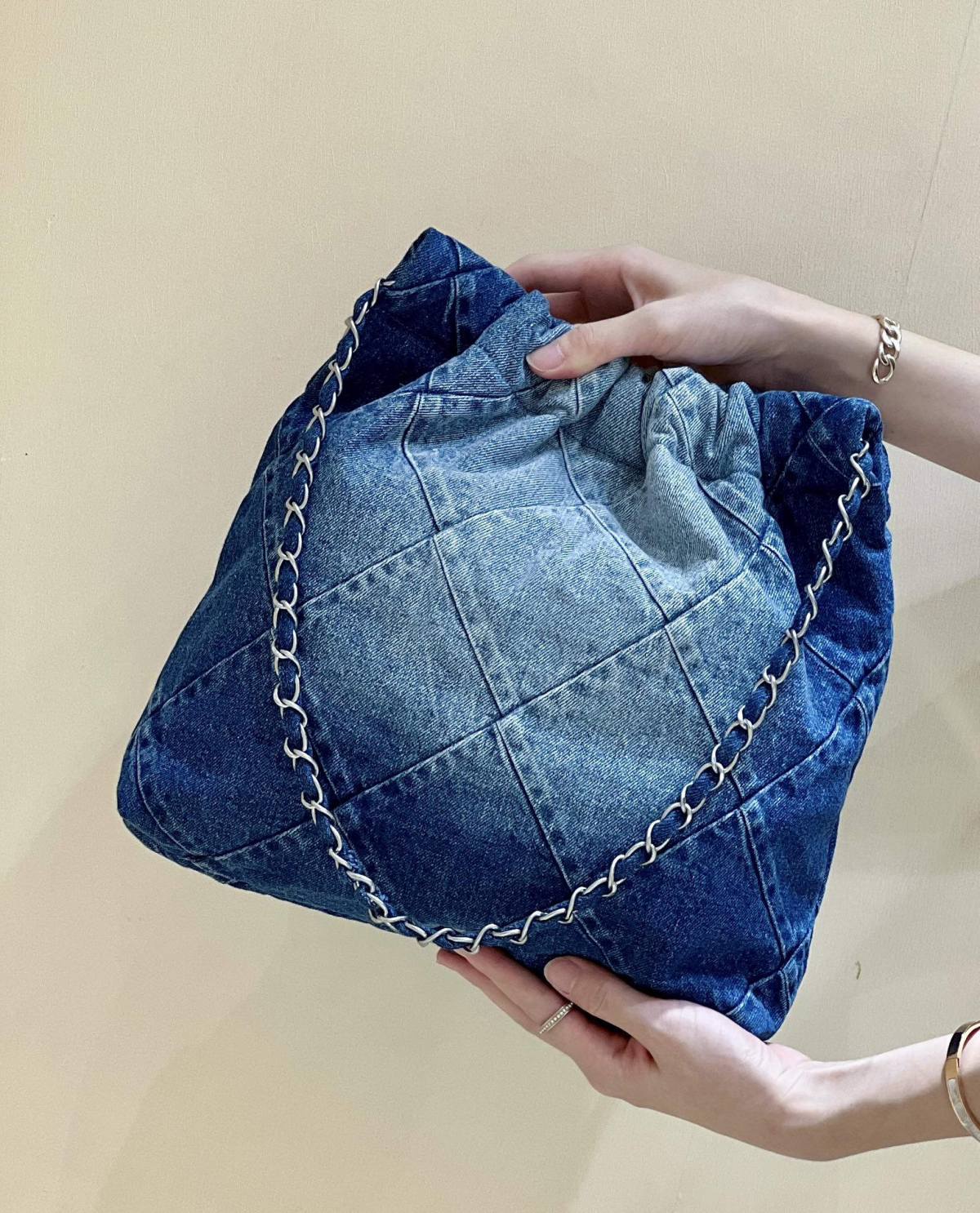 Ellebag super fake CHANEL 22 Small Handbag in Denim: A Modern Masterpiece of Elegance and Craftsmanship(2024 Dec Updated)-Best Quality Fake Louis Vuitton Bag Online Store, Replica designer bag ru