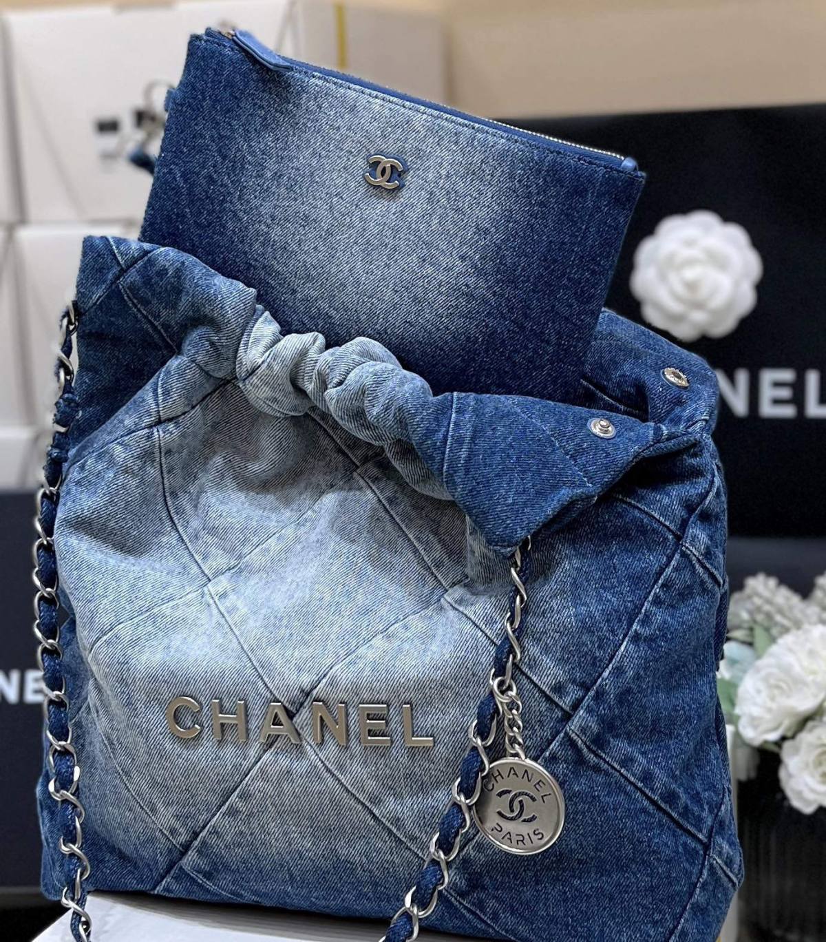 Ellebag super fake CHANEL 22 Small Handbag in Denim: A Modern Masterpiece of Elegance and Craftsmanship(2024 Dec Updated)-En İyi Kalite Sahte Louis Vuitton Çanta Online Mağazası, Çoğaltma tasarımcı çanta ru