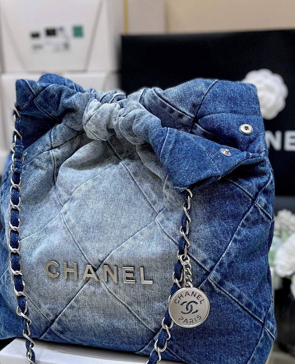 Ellebag super fake CHANEL 22 Small Handbag in Denim: A Modern Masterpiece of Elegance and Craftsmanship(2024 Dec Updated)-En İyi Kalite Sahte Louis Vuitton Çanta Online Mağazası, Çoğaltma tasarımcı çanta ru