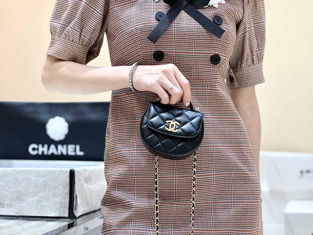 Ellebag super fake Chanel 23A AP3378: A Masterpiece of Craftsmanship in Black Lambskin and Gold Hardware(2024 Dec Updated)-Best Quality Fake Louis Vuitton Bag Online Store, Replica designer bag ru