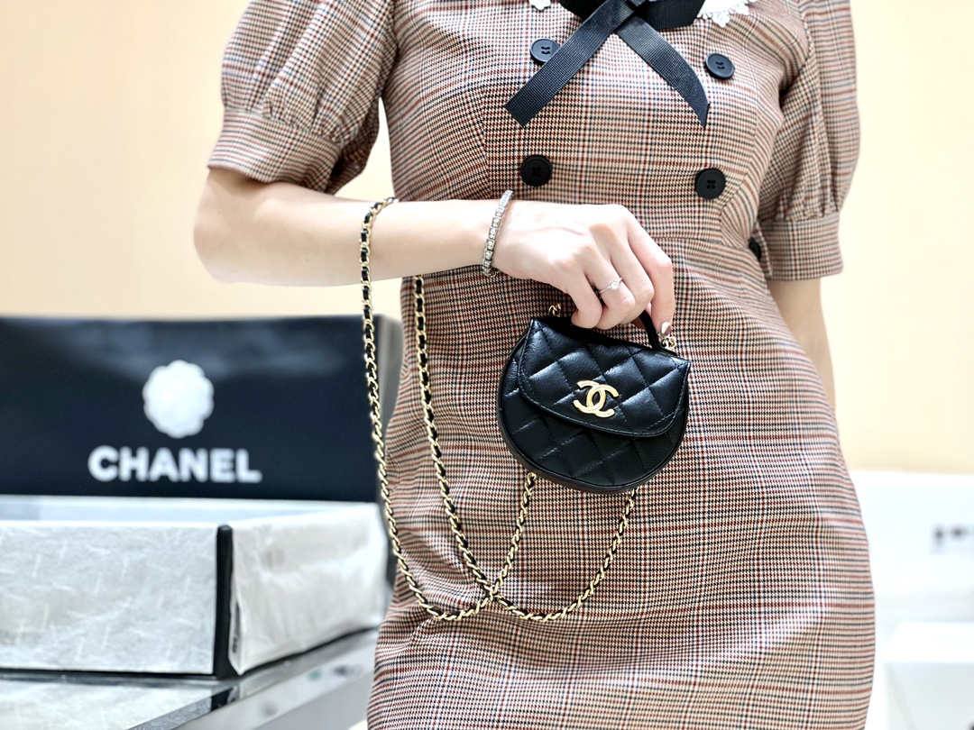 Ellebag super fake Chanel 23A AP3378: A Masterpiece of Craftsmanship in Black Lambskin and Gold Hardware(2024 Dec Updated)-Yakanakisa Hunhu Fake Louis Vuitton Bag Online Store, Replica dhizaini bag ru