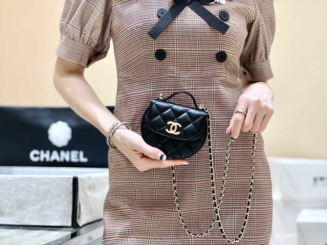 Ellebag super fake Chanel 23A AP3378: A Masterpiece of Craftsmanship in Black Lambskin and Gold Hardware(2024 Dec Updated)-Best Quality Fake Louis Vuitton Bag Online Store, Replica designer bag ru