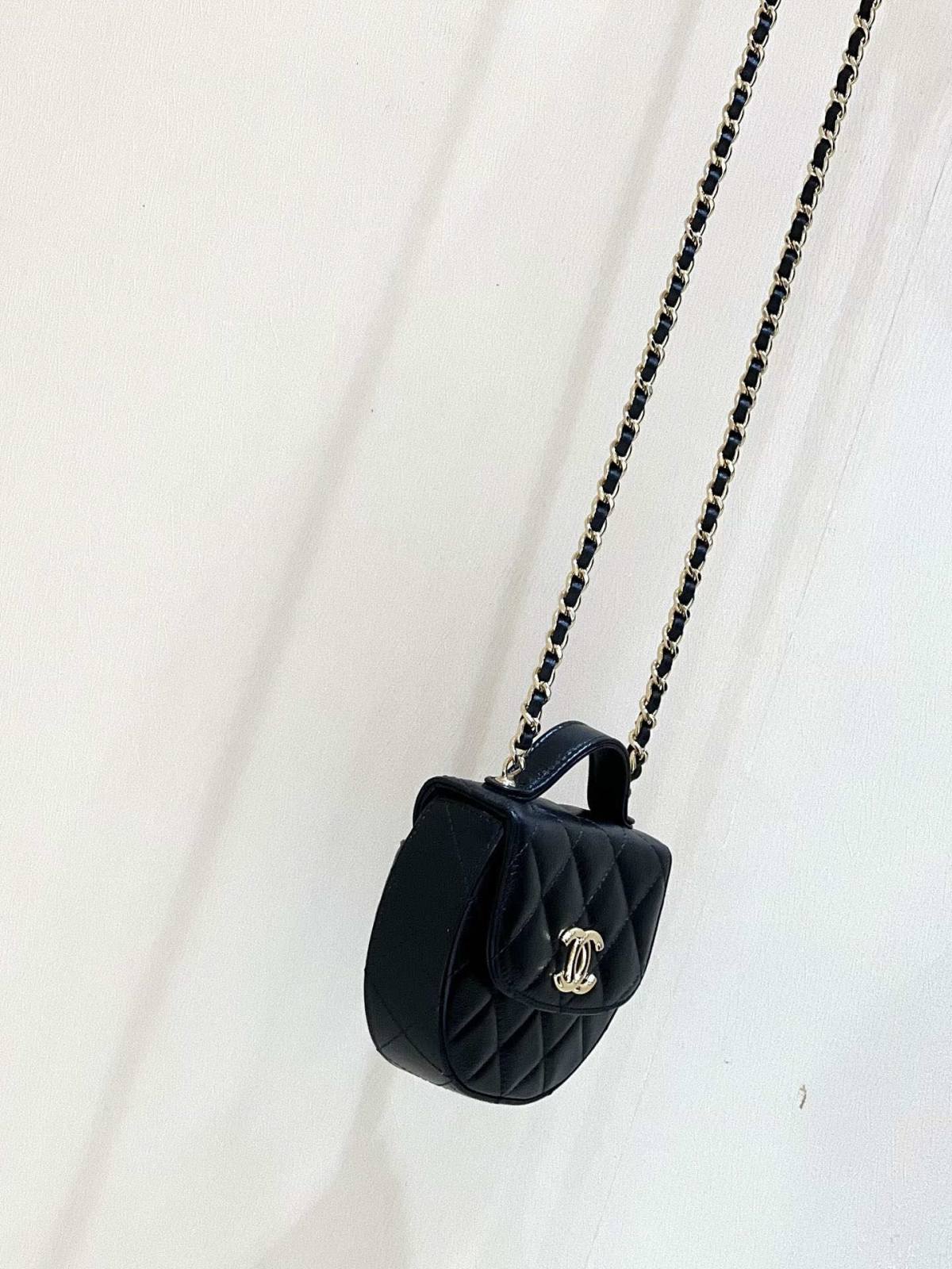 Ellebag super fake Chanel 23A AP3378: A Masterpiece of Craftsmanship in Black Lambskin and Gold Hardware(2024 Dec Updated)-Yakanakisa Hunhu Fake Louis Vuitton Bag Online Store, Replica dhizaini bag ru