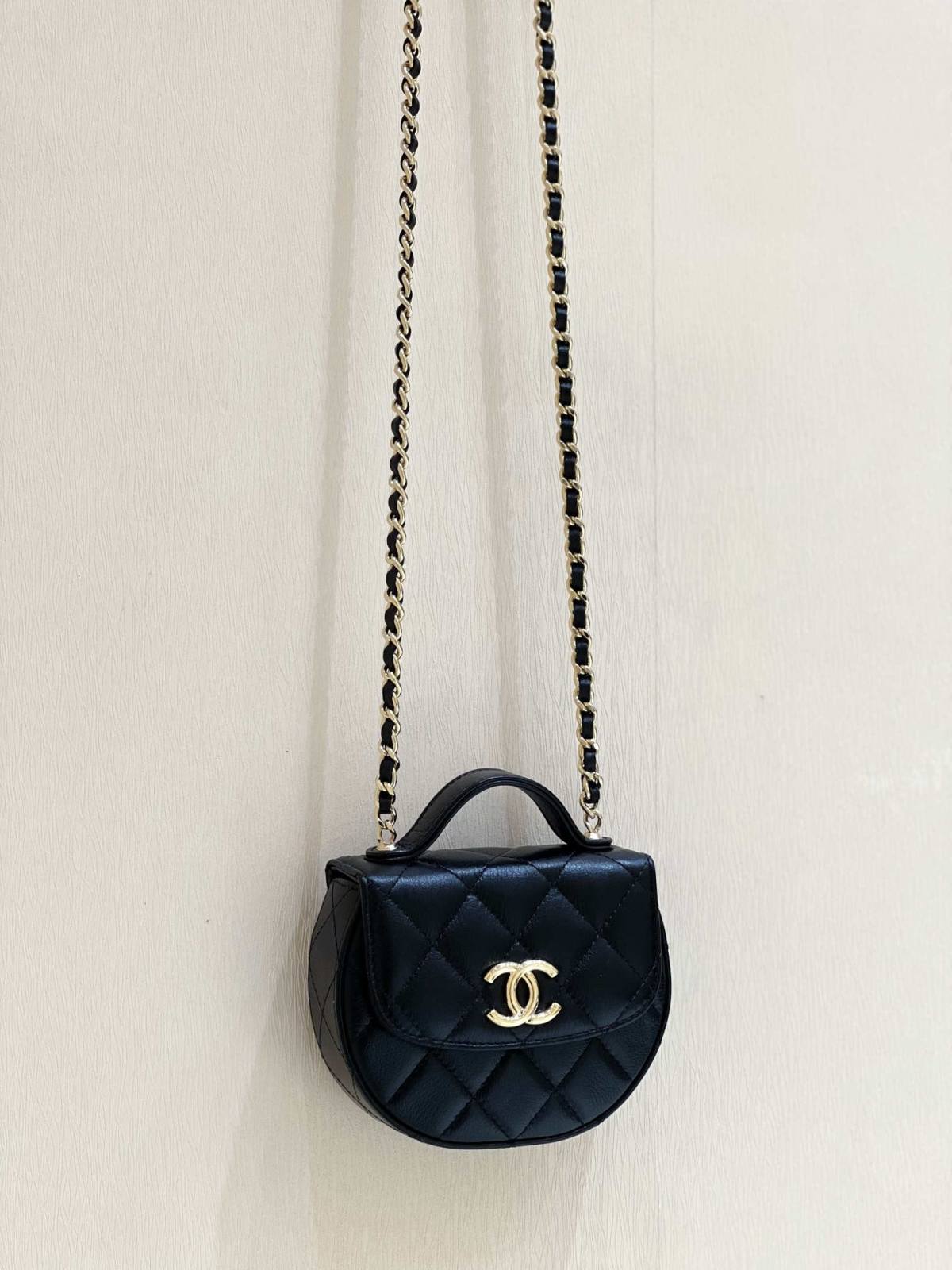 Ellebag super fake Chanel 23A AP3378: A Masterpiece of Craftsmanship in Black Lambskin and Gold Hardware(2024 Dec Updated)-Best Quality Fake Louis Vuitton Bag Online Store, Replica designer bag ru