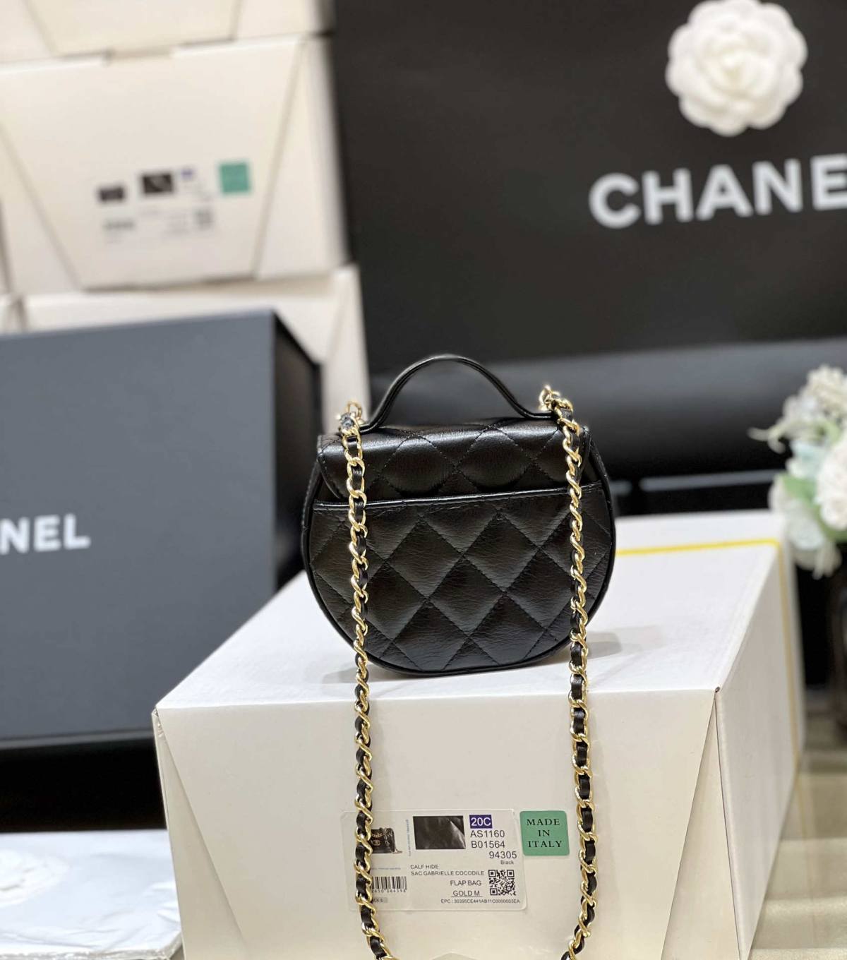 Ellebag super fake Chanel 23A AP3378: A Masterpiece of Craftsmanship in Black Lambskin and Gold Hardware(2024 Dec Updated)-Yakanakisa Hunhu Fake Louis Vuitton Bag Online Store, Replica dhizaini bag ru