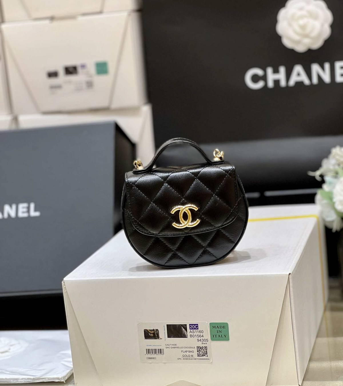 Ellebag super fake Chanel 23A AP3378: A Masterpiece of Craftsmanship in Black Lambskin and Gold Hardware(2024 Dec Updated)-Yakanakisa Hunhu Fake Louis Vuitton Bag Online Store, Replica dhizaini bag ru