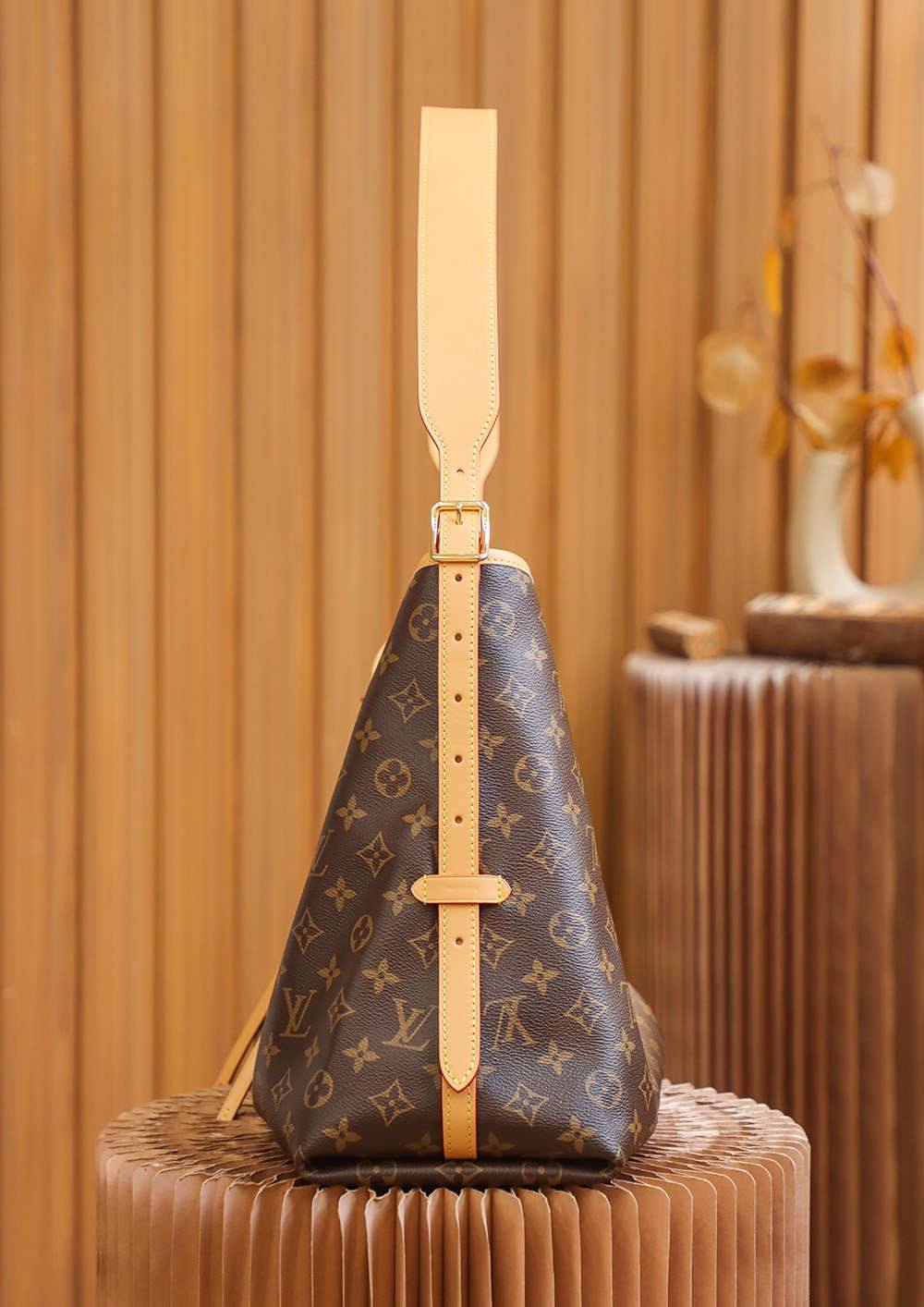 “Ellebag’s 1:1 Replica of Louis Vuitton Carryall M46203: A Perfect Blend of Style and Functionality”(2024 Dec Updated)-Best Quality Fake Louis Vuitton Bag Online Store, Replica designer bag ru