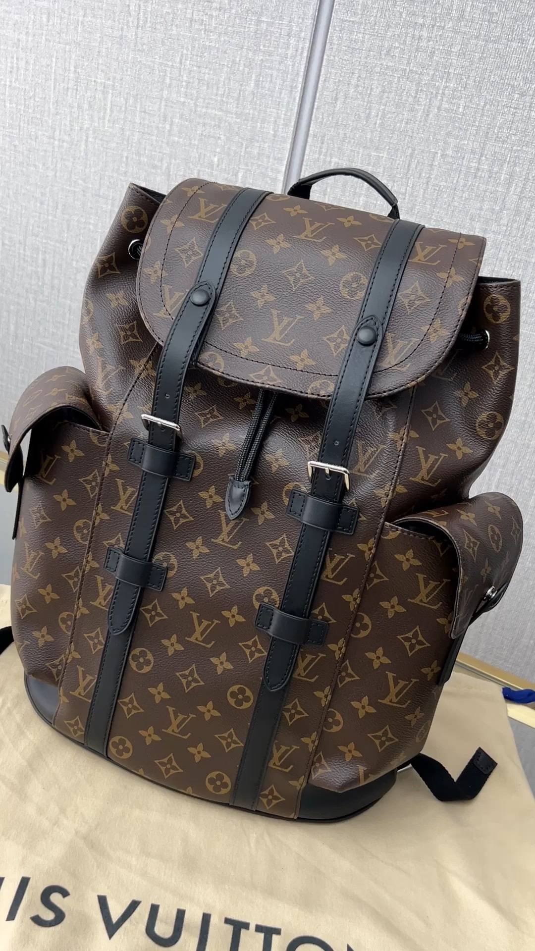 Ellebag’s 1:1 Replica of Louis Vuitton M43735 Christopher Medium Backpack – A Tribute to Rugged Elegance(2024 Dec Updated)-সেরা মানের নকল লুই ভিটন ব্যাগ অনলাইন স্টোর, রেপ্লিকা ডিজাইনার ব্যাগ ru