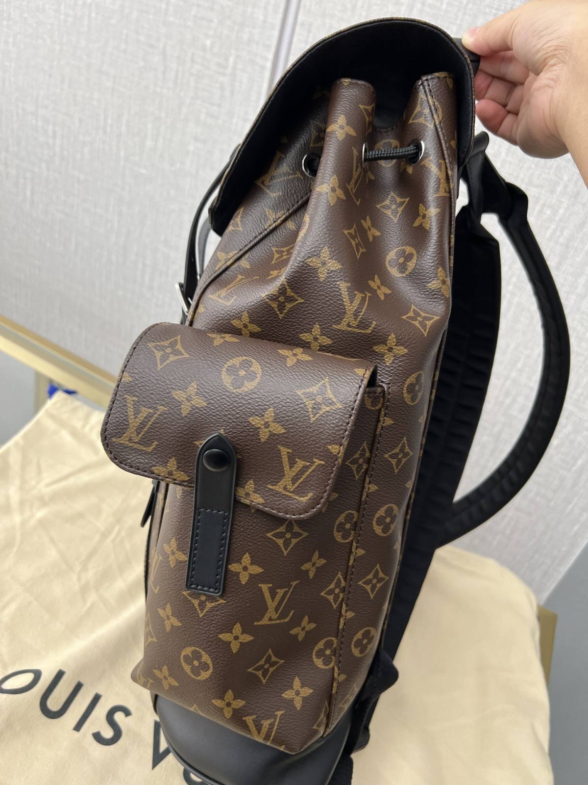 Ellebag’s 1:1 Replica of Louis Vuitton M43735 Christopher Medium Backpack – A Tribute to Rugged Elegance(2024 Dec Updated)-সেরা মানের নকল লুই ভিটন ব্যাগ অনলাইন স্টোর, রেপ্লিকা ডিজাইনার ব্যাগ ru