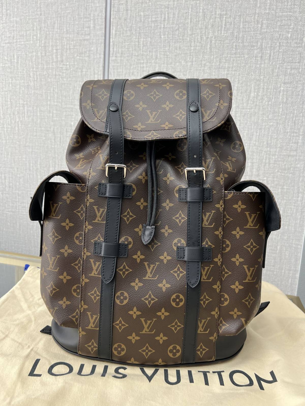 Ellebag’s 1:1 Replica of Louis Vuitton M43735 Christopher Medium Backpack – A Tribute to Rugged Elegance(2024 Dec Updated)-সেরা মানের নকল লুই ভিটন ব্যাগ অনলাইন স্টোর, রেপ্লিকা ডিজাইনার ব্যাগ ru