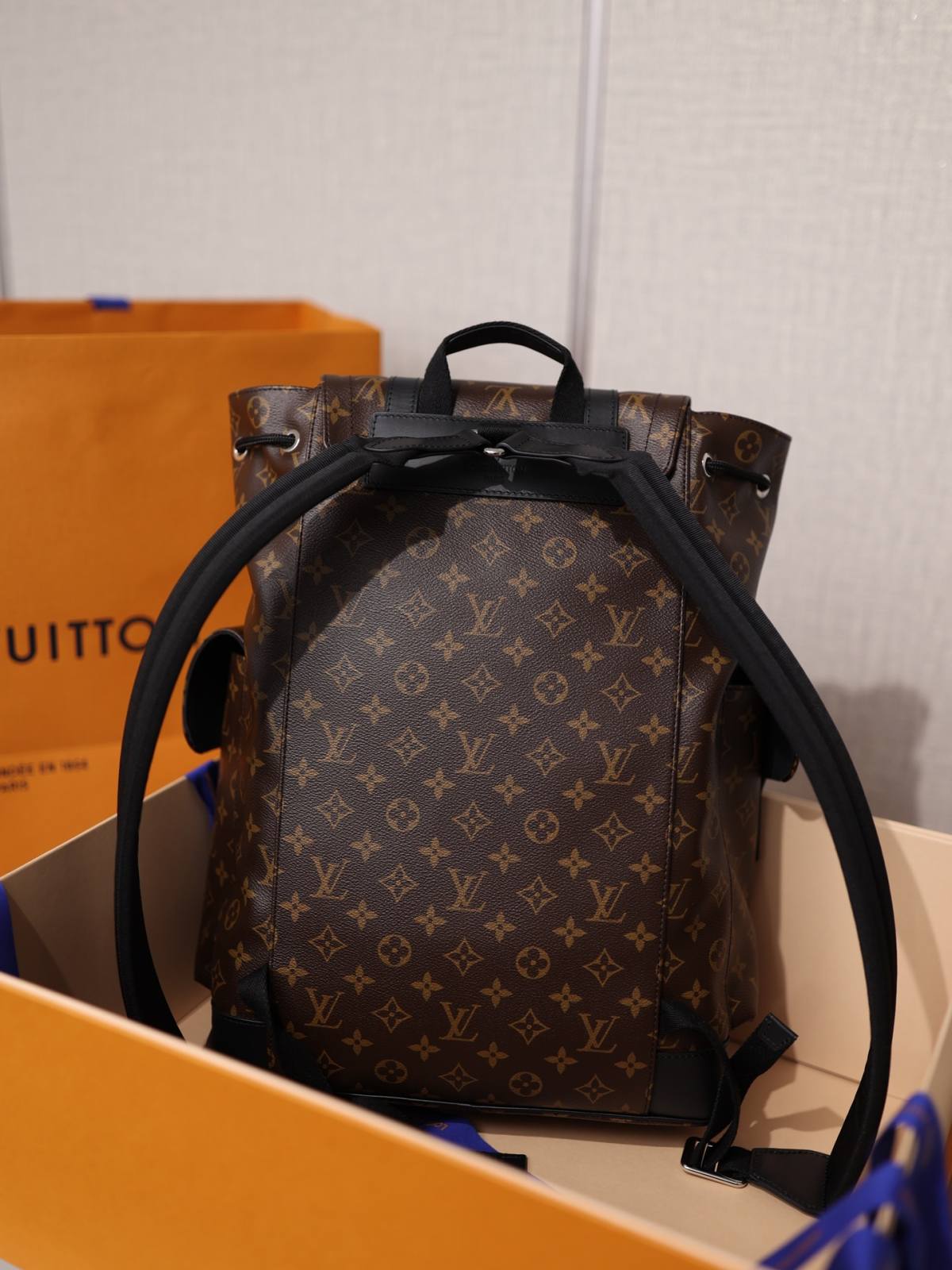 Ellebag’s 1:1 Replica of Louis Vuitton M43735 Christopher Medium Backpack – A Tribute to Rugged Elegance(2024 Dec Updated)-সেরা মানের নকল লুই ভিটন ব্যাগ অনলাইন স্টোর, রেপ্লিকা ডিজাইনার ব্যাগ ru