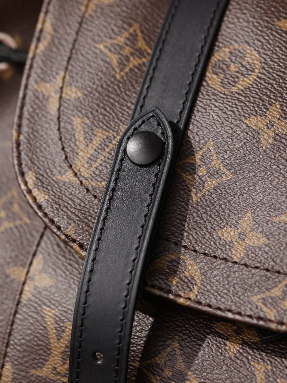 Ellebag’s 1:1 Replica of Louis Vuitton M43735 Christopher Medium Backpack – A Tribute to Rugged Elegance(2024 Dec Updated)-সেরা মানের নকল লুই ভিটন ব্যাগ অনলাইন স্টোর, রেপ্লিকা ডিজাইনার ব্যাগ ru