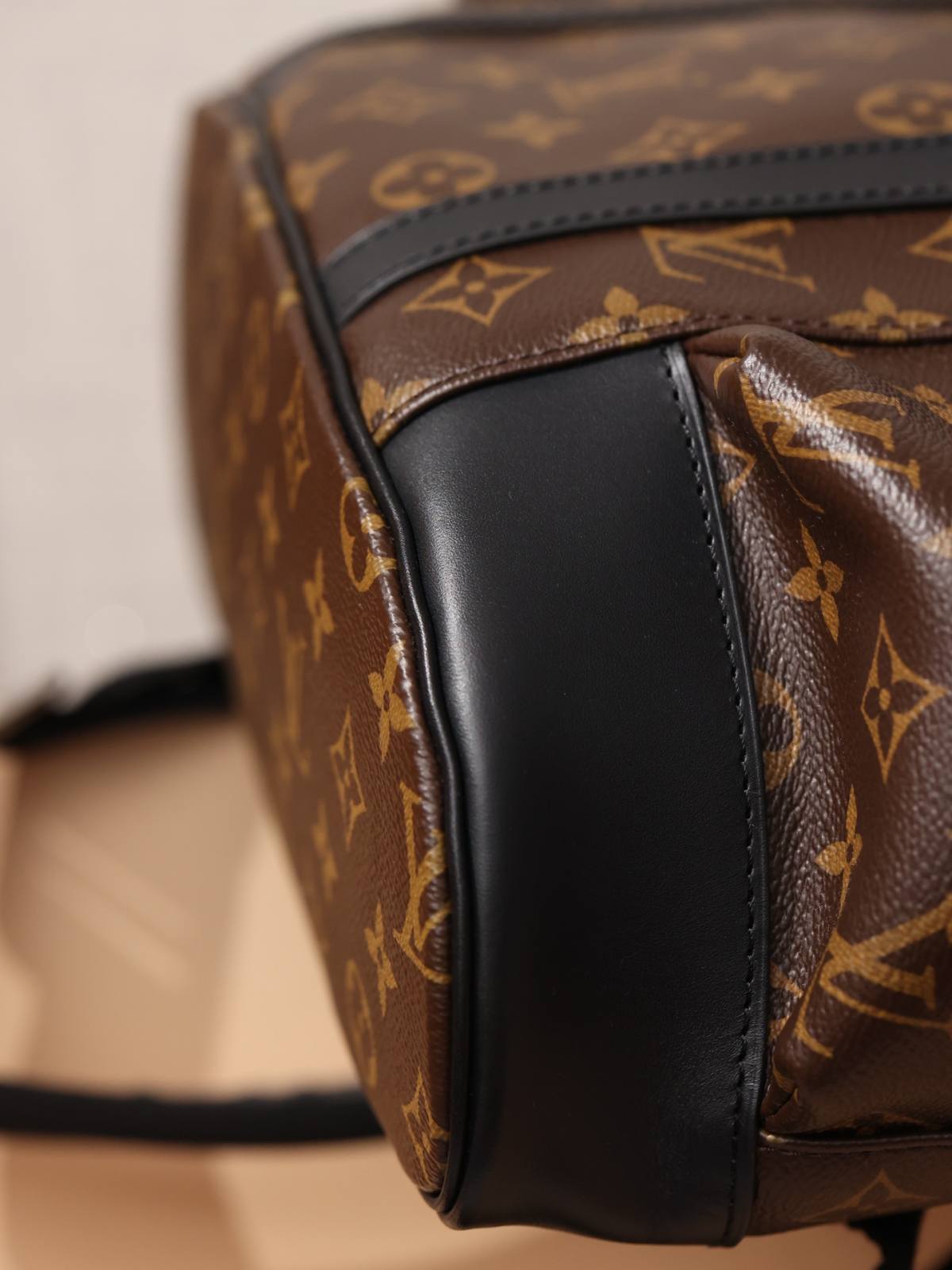 Ellebag’s 1:1 Replica of Louis Vuitton M43735 Christopher Medium Backpack – A Tribute to Rugged Elegance(2024 Dec Updated)-সেরা মানের নকল লুই ভিটন ব্যাগ অনলাইন স্টোর, রেপ্লিকা ডিজাইনার ব্যাগ ru