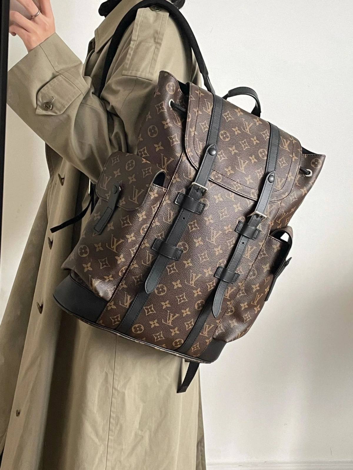 Ellebag’s 1:1 Replica of Louis Vuitton M43735 Christopher Medium Backpack – A Tribute to Rugged Elegance(2024 Dec Updated)-সেরা মানের নকল লুই ভিটন ব্যাগ অনলাইন স্টোর, রেপ্লিকা ডিজাইনার ব্যাগ ru