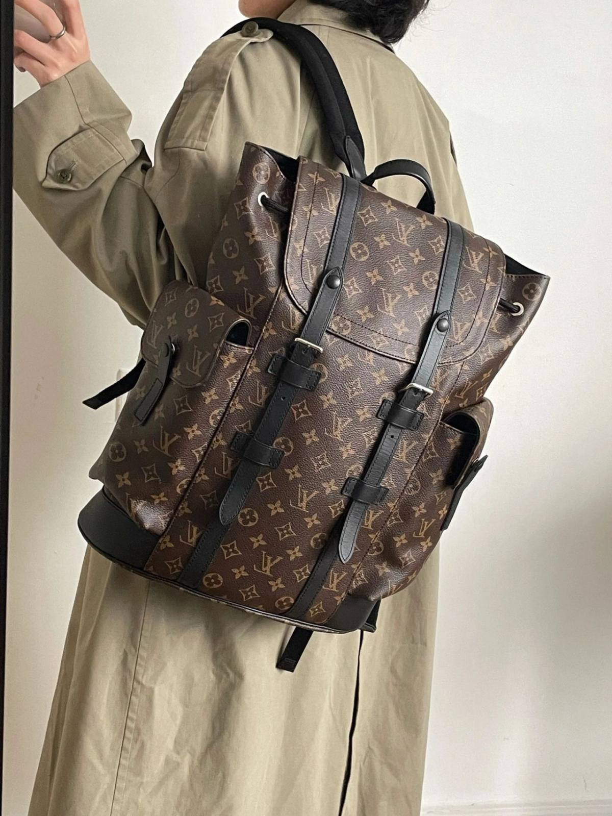 Ellebag’s 1:1 Replica of Louis Vuitton M43735 Christopher Medium Backpack – A Tribute to Rugged Elegance(2024 Dec Updated)-সেরা মানের নকল লুই ভিটন ব্যাগ অনলাইন স্টোর, রেপ্লিকা ডিজাইনার ব্যাগ ru