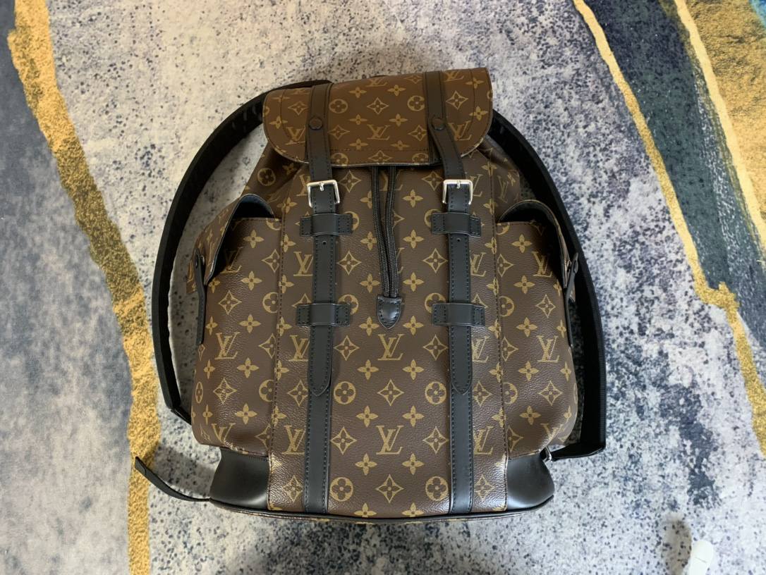 Ellebag’s 1:1 Replica of Louis Vuitton M43735 Christopher Medium Backpack – A Tribute to Rugged Elegance(2024 Dec Updated)-সেরা মানের নকল লুই ভিটন ব্যাগ অনলাইন স্টোর, রেপ্লিকা ডিজাইনার ব্যাগ ru