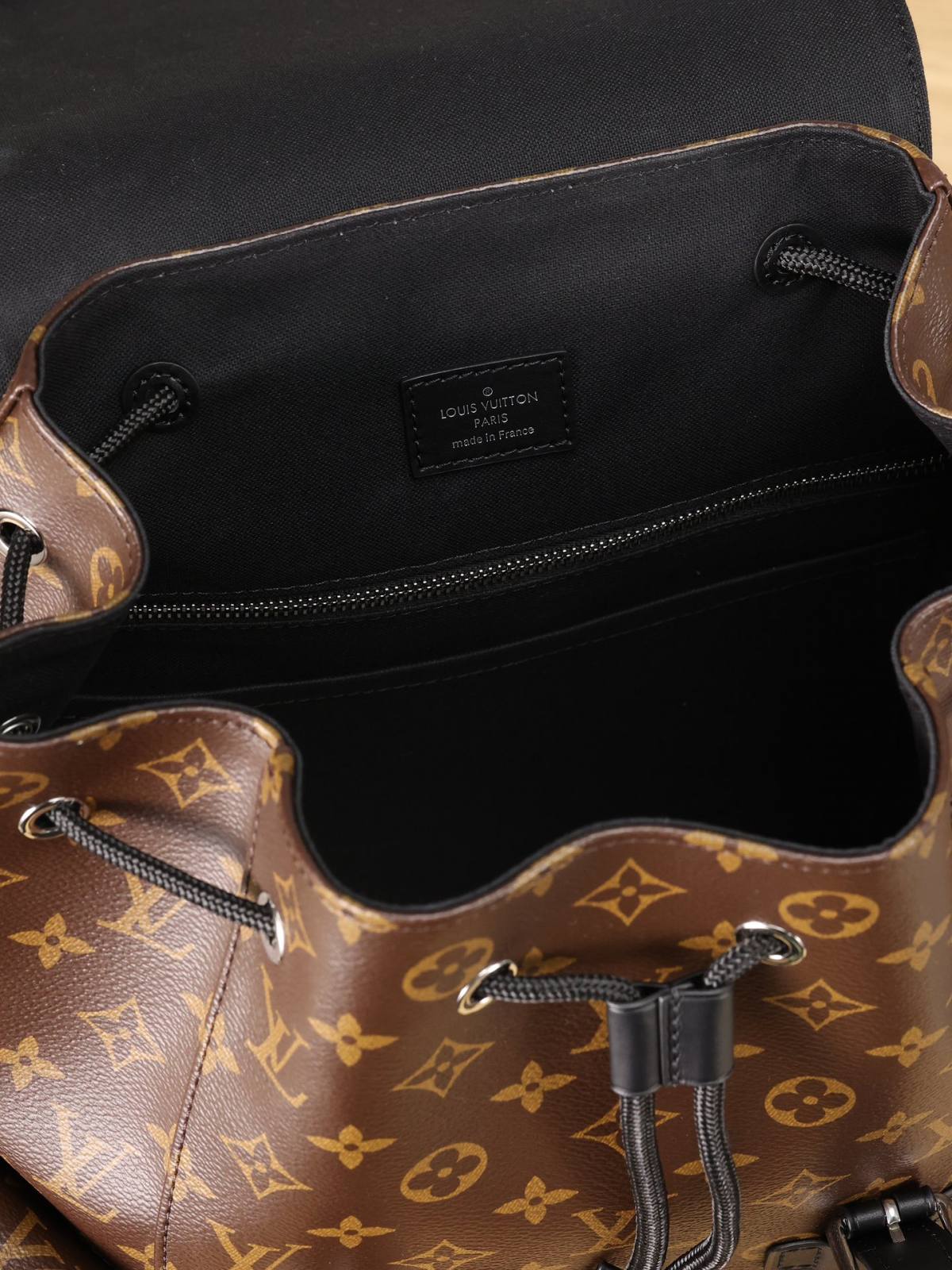 Ellebag’s 1:1 Replica of Louis Vuitton M43735 Christopher Medium Backpack – A Tribute to Rugged Elegance(2024 Dec Updated)-সেরা মানের নকল লুই ভিটন ব্যাগ অনলাইন স্টোর, রেপ্লিকা ডিজাইনার ব্যাগ ru