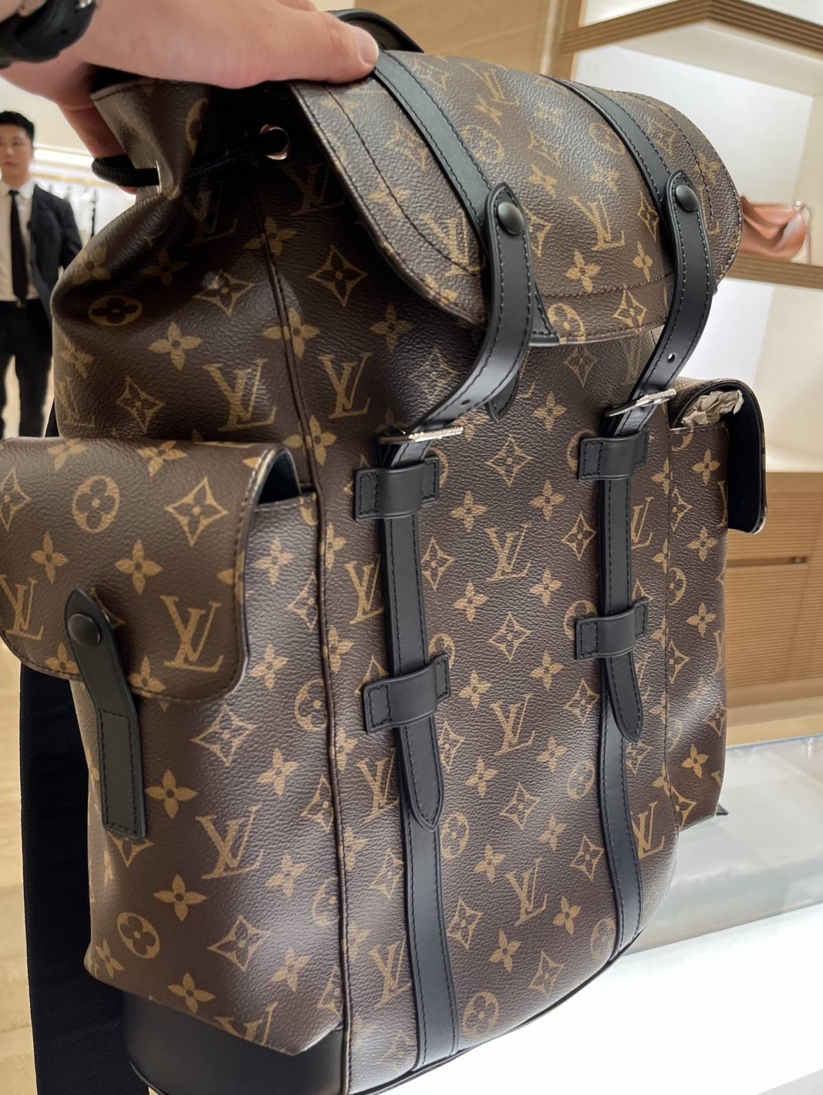 Ellebag’s 1:1 Replica of Louis Vuitton M43735 Christopher Medium Backpack – A Tribute to Rugged Elegance(2024 Dec Updated)-সেরা মানের নকল লুই ভিটন ব্যাগ অনলাইন স্টোর, রেপ্লিকা ডিজাইনার ব্যাগ ru