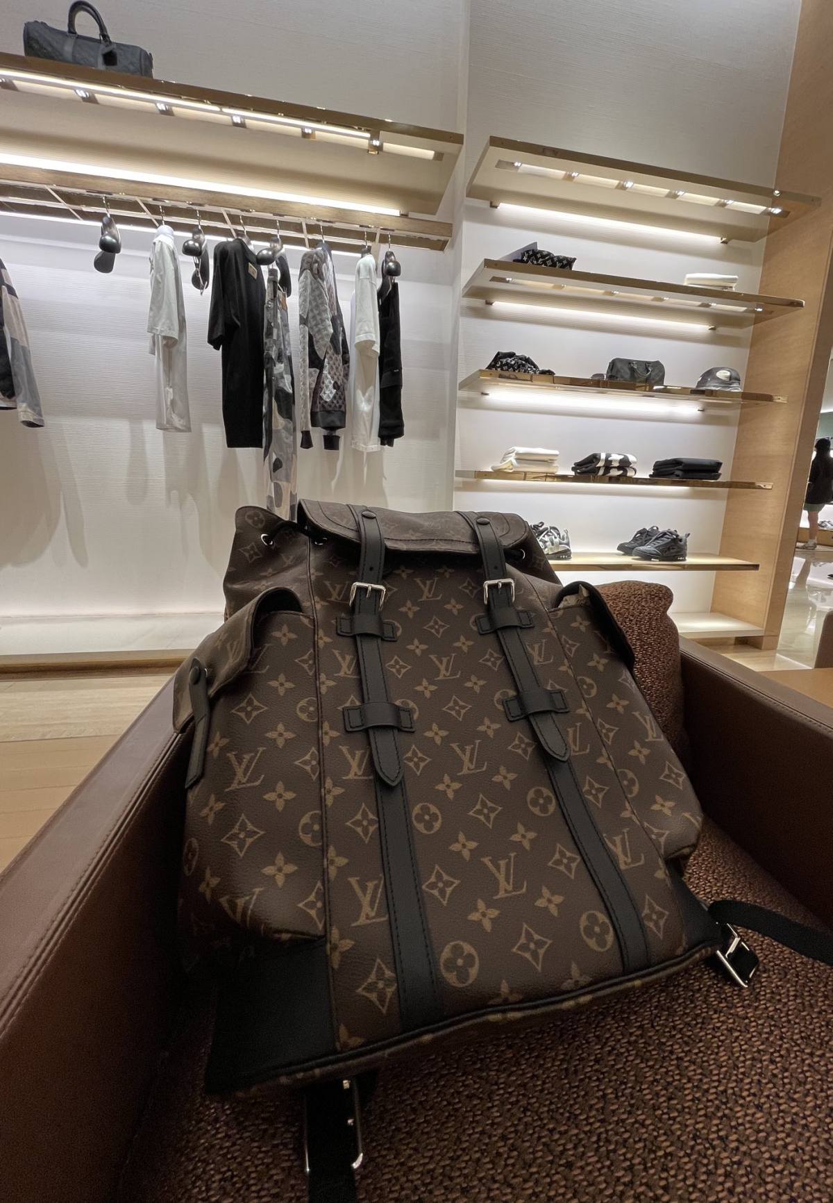 Ellebag’s 1:1 Replica of Louis Vuitton M43735 Christopher Medium Backpack – A Tribute to Rugged Elegance(2024 Dec Updated)-সেরা মানের নকল লুই ভিটন ব্যাগ অনলাইন স্টোর, রেপ্লিকা ডিজাইনার ব্যাগ ru