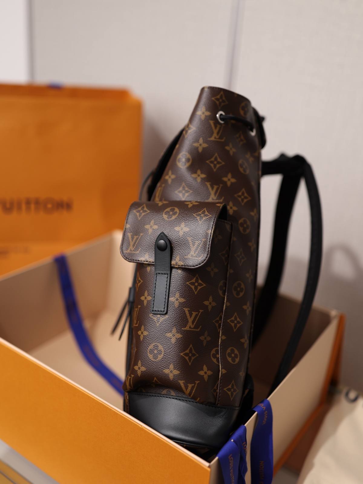 Ellebag’s 1:1 Replica of Louis Vuitton M43735 Christopher Medium Backpack – A Tribute to Rugged Elegance(2024 Dec Updated)-সেরা মানের নকল লুই ভিটন ব্যাগ অনলাইন স্টোর, রেপ্লিকা ডিজাইনার ব্যাগ ru