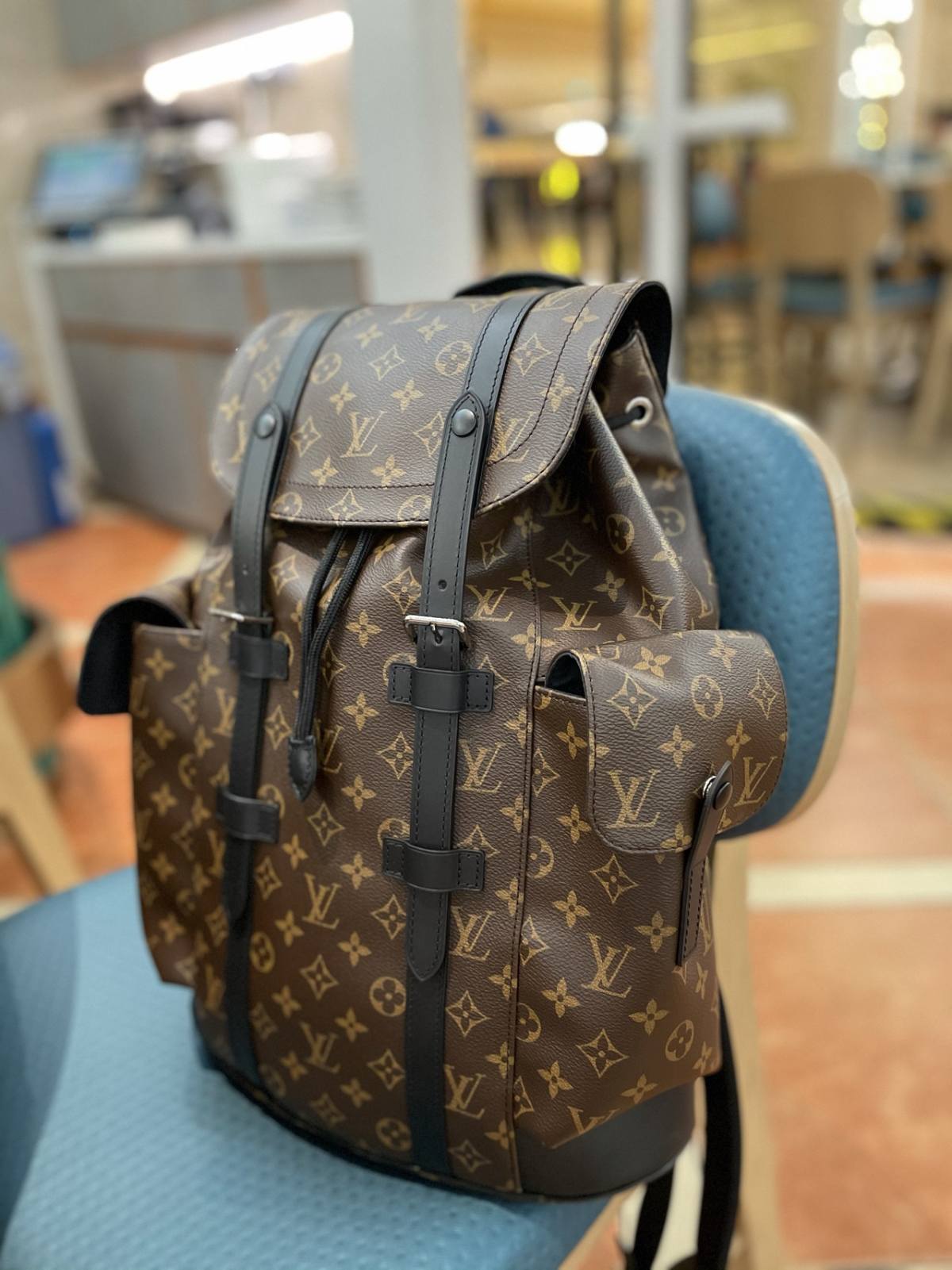 Ellebag’s 1:1 Replica of Louis Vuitton M43735 Christopher Medium Backpack – A Tribute to Rugged Elegance(2024 Dec Updated)-সেরা মানের নকল লুই ভিটন ব্যাগ অনলাইন স্টোর, রেপ্লিকা ডিজাইনার ব্যাগ ru