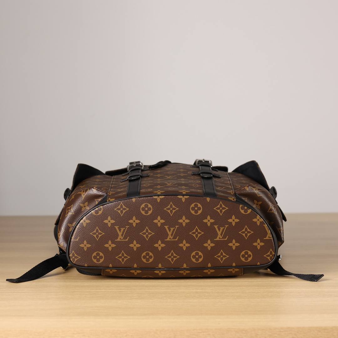 Ellebag’s 1:1 Replica of Louis Vuitton M43735 Christopher Medium Backpack – A Tribute to Rugged Elegance(2024 Dec Updated)-সেরা মানের নকল লুই ভিটন ব্যাগ অনলাইন স্টোর, রেপ্লিকা ডিজাইনার ব্যাগ ru