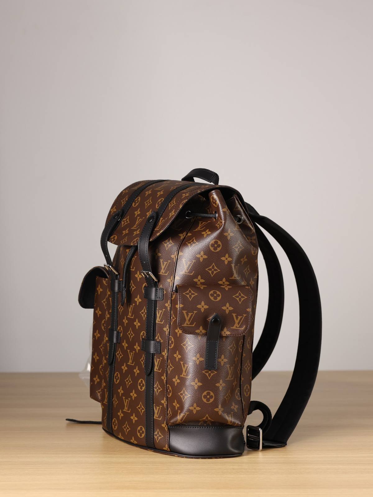 Ellebag’s 1:1 Replica of Louis Vuitton M43735 Christopher Medium Backpack – A Tribute to Rugged Elegance(2024 Dec Updated)-সেরা মানের নকল লুই ভিটন ব্যাগ অনলাইন স্টোর, রেপ্লিকা ডিজাইনার ব্যাগ ru