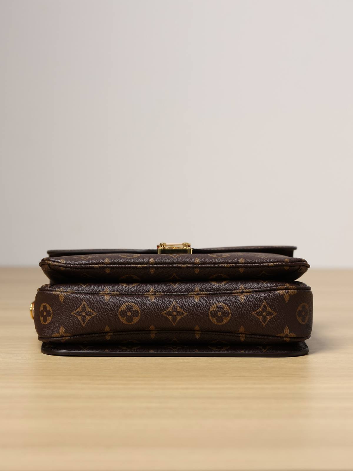 Ellebag’s 1:1 Replica of Louis Vuitton M44875 Classic Monogram Messenger Bag: Crafting Perfection with Authentic Materials (2024 Dec updated)-সেরা মানের নকল লুই ভিটন ব্যাগ অনলাইন স্টোর, রেপ্লিকা ডিজাইনার ব্যাগ ru