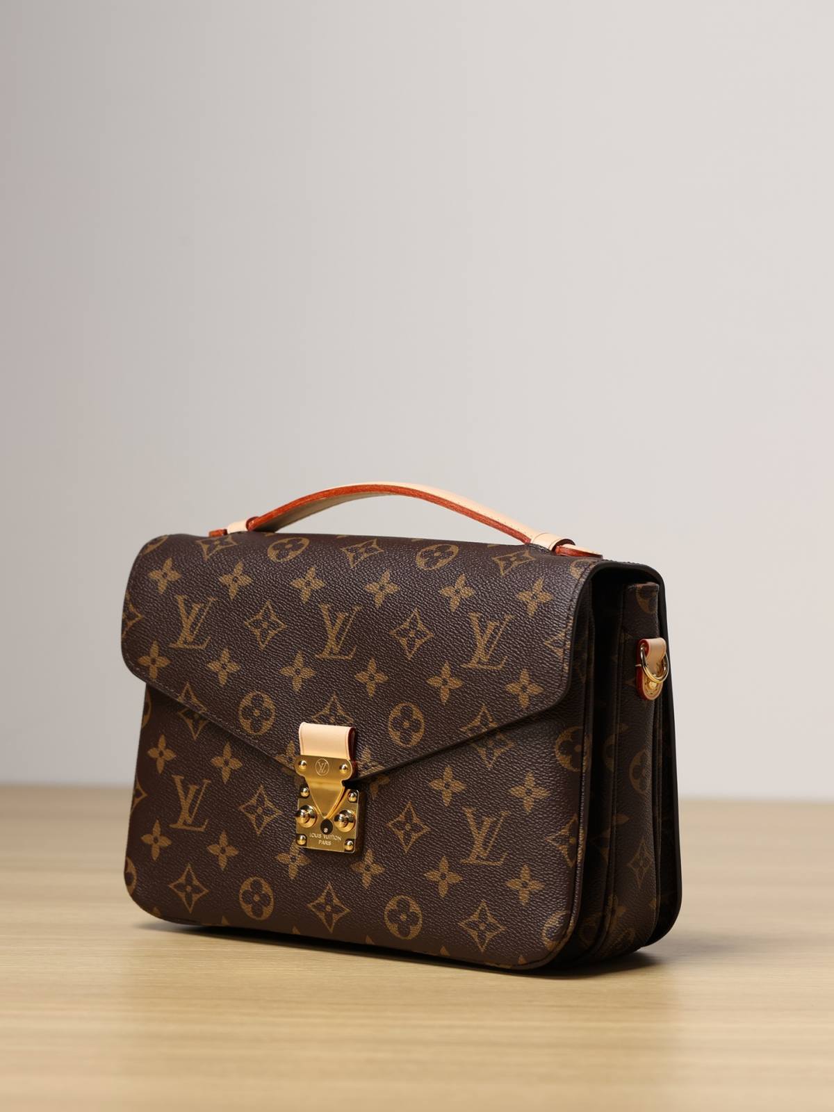 Ellebag’s 1:1 Replica of Louis Vuitton M44875 Classic Monogram Messenger Bag: Crafting Perfection with Authentic Materials (2024 Dec updated)-সেরা মানের নকল লুই ভিটন ব্যাগ অনলাইন স্টোর, রেপ্লিকা ডিজাইনার ব্যাগ ru