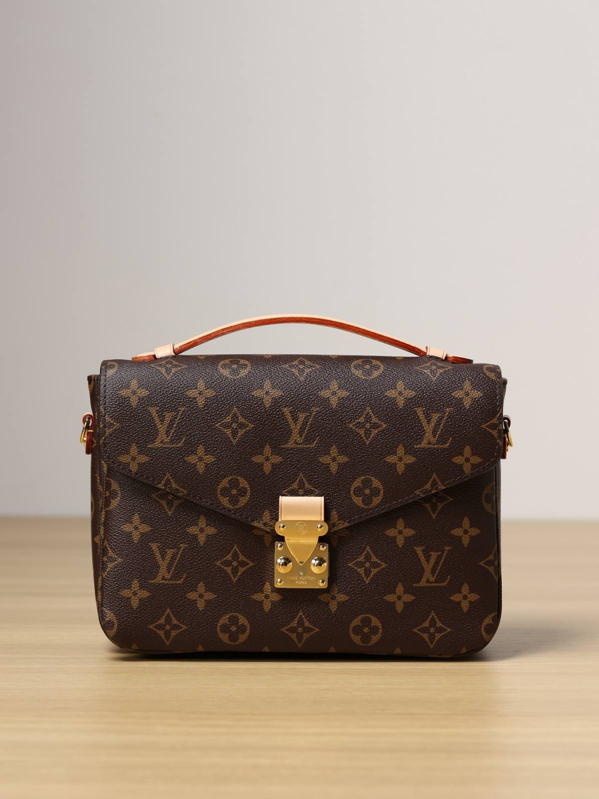 Ellebag’s 1:1 Replica of Louis Vuitton M44875 Classic Monogram Messenger Bag: Crafting Perfection with Authentic Materials (2024 Dec updated)-সেরা মানের নকল লুই ভিটন ব্যাগ অনলাইন স্টোর, রেপ্লিকা ডিজাইনার ব্যাগ ru