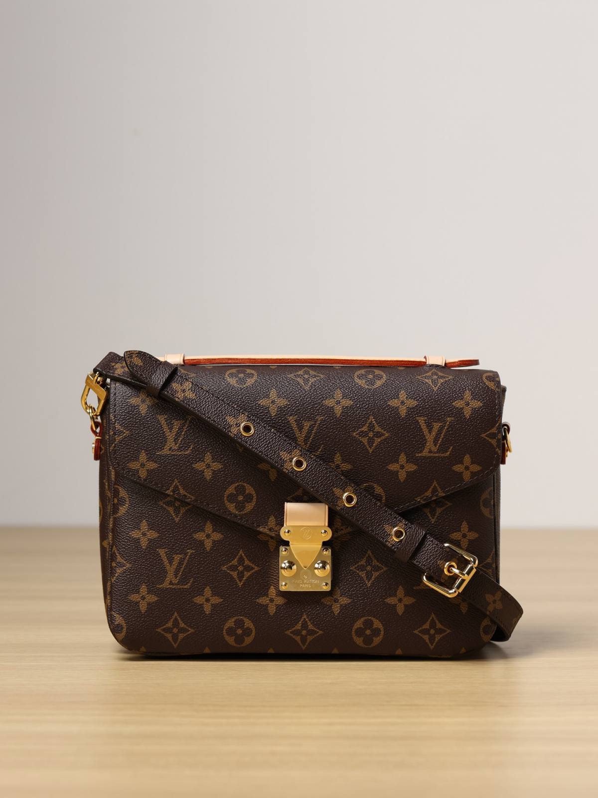 Ellebag’s 1:1 Replica of Louis Vuitton M44875 Classic Monogram Messenger Bag: Crafting Perfection with Authentic Materials (2024 Dec updated)-সেরা মানের নকল লুই ভিটন ব্যাগ অনলাইন স্টোর, রেপ্লিকা ডিজাইনার ব্যাগ ru