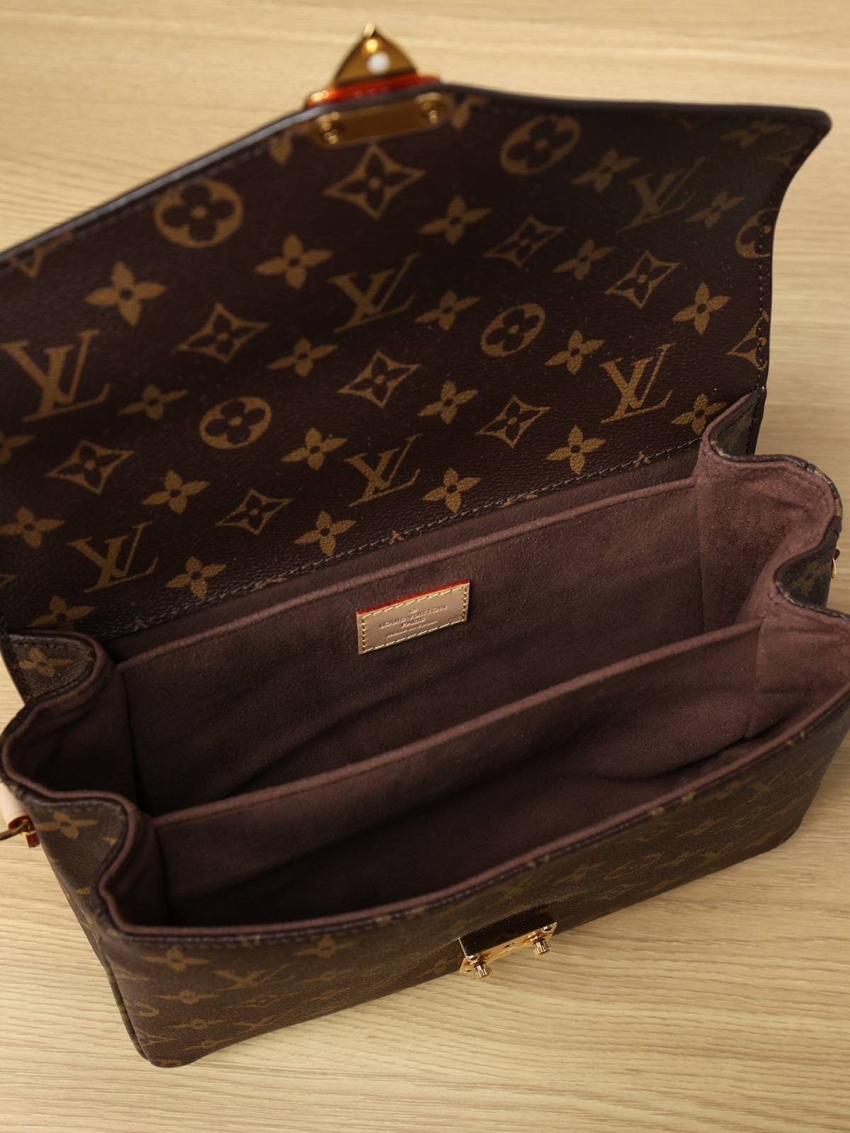 Ellebag’s 1:1 Replica of Louis Vuitton M44875 Classic Monogram Messenger Bag: Crafting Perfection with Authentic Materials (2024 Dec updated)-সেরা মানের নকল লুই ভিটন ব্যাগ অনলাইন স্টোর, রেপ্লিকা ডিজাইনার ব্যাগ ru