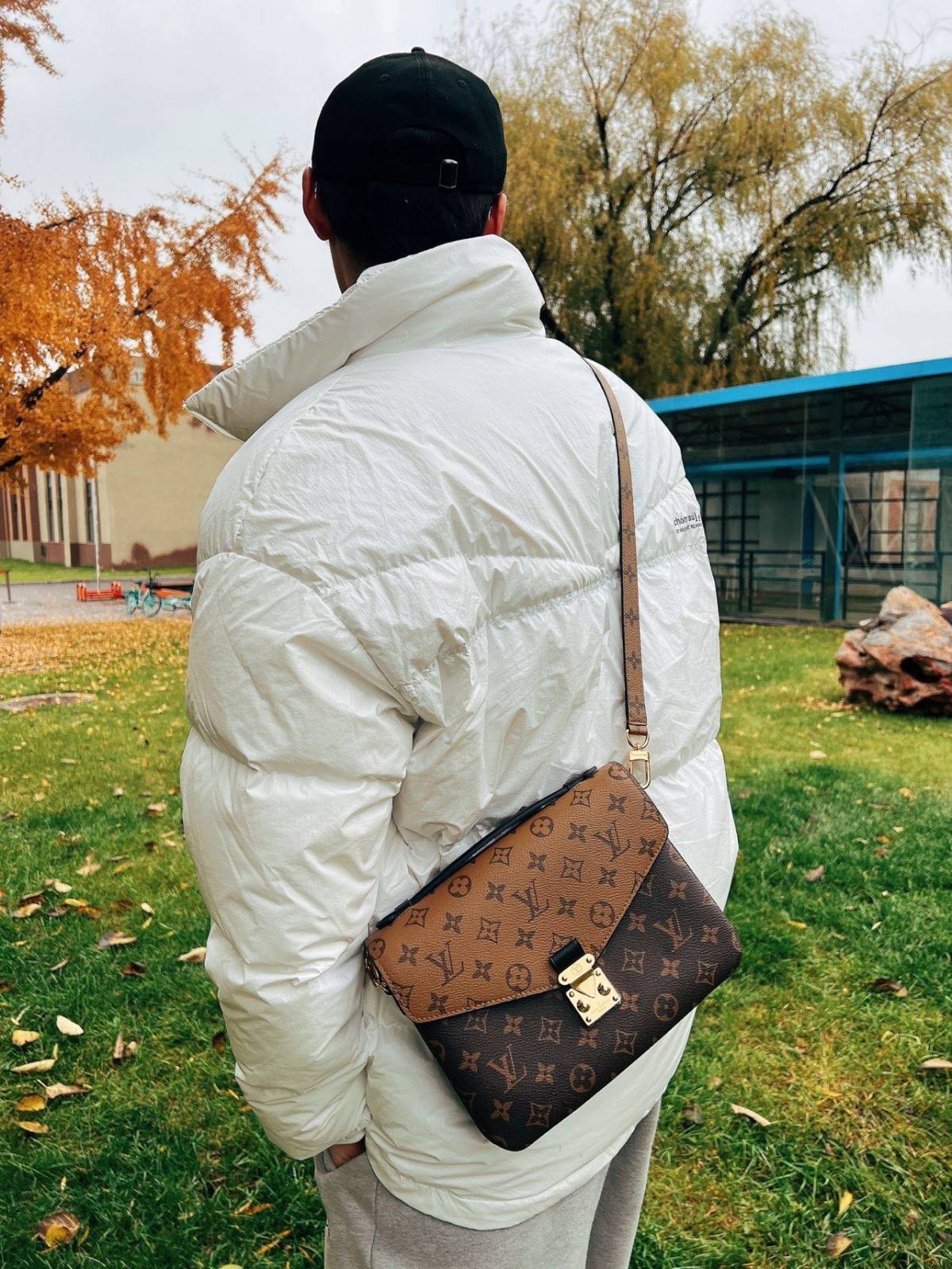 Ellebag’s 1:1 Replica of Louis Vuitton M44876 Color Block Messenger Bag: Precision Craftsmanship Meets Timeless Design (2024 Dec updated)-Meilleure qualité de faux sac Louis Vuitton en ligne, réplique de sac de créateur ru